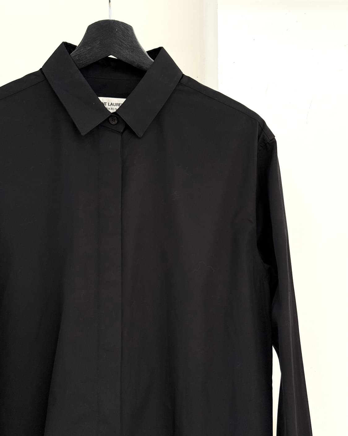 생 로랑 19aw 블랙 히든 플라켓 셔츠 상품이미지4