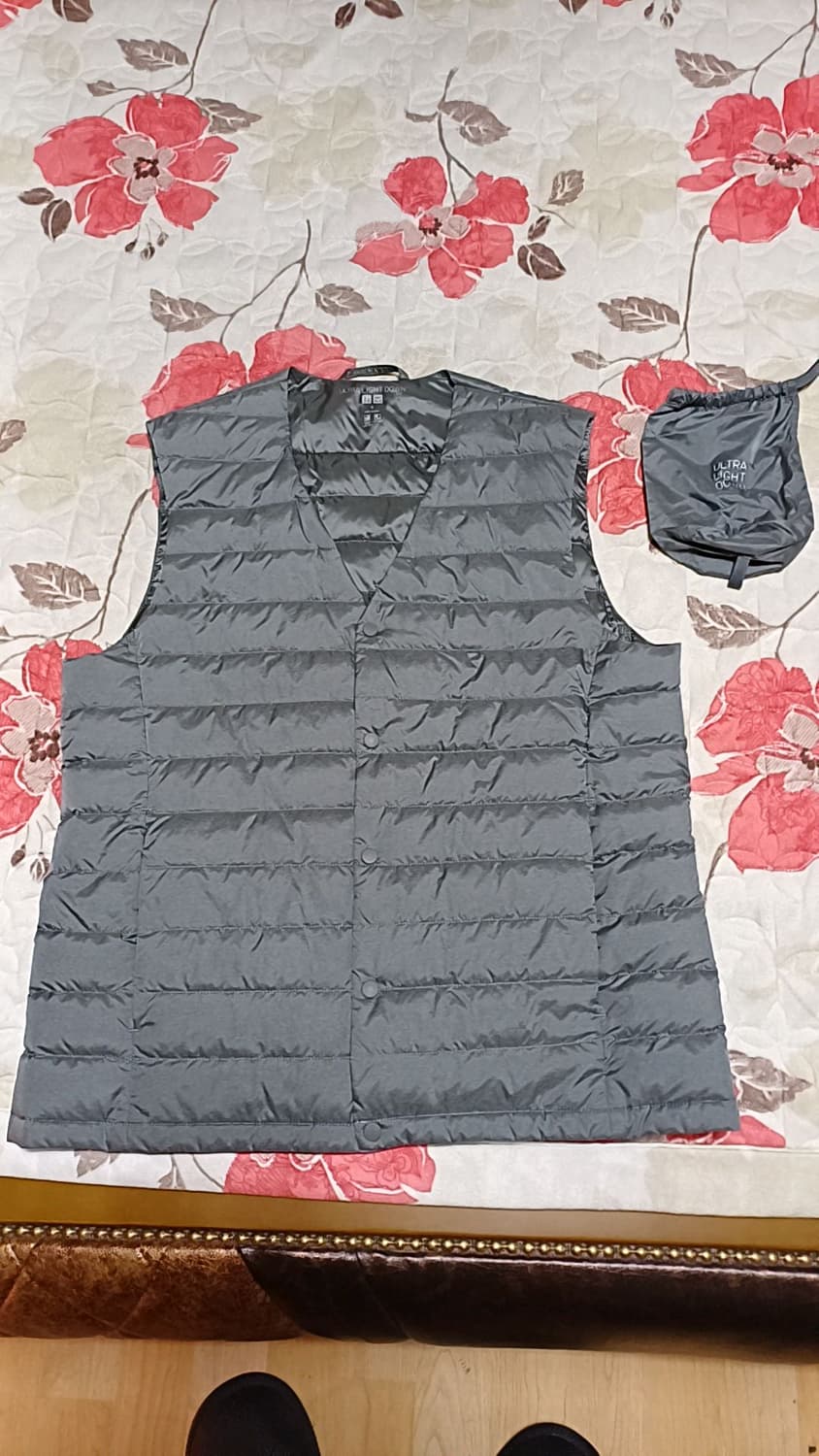 유니클로 오리털 초경량조끼 M 가슴50 기장64 상품이미지1