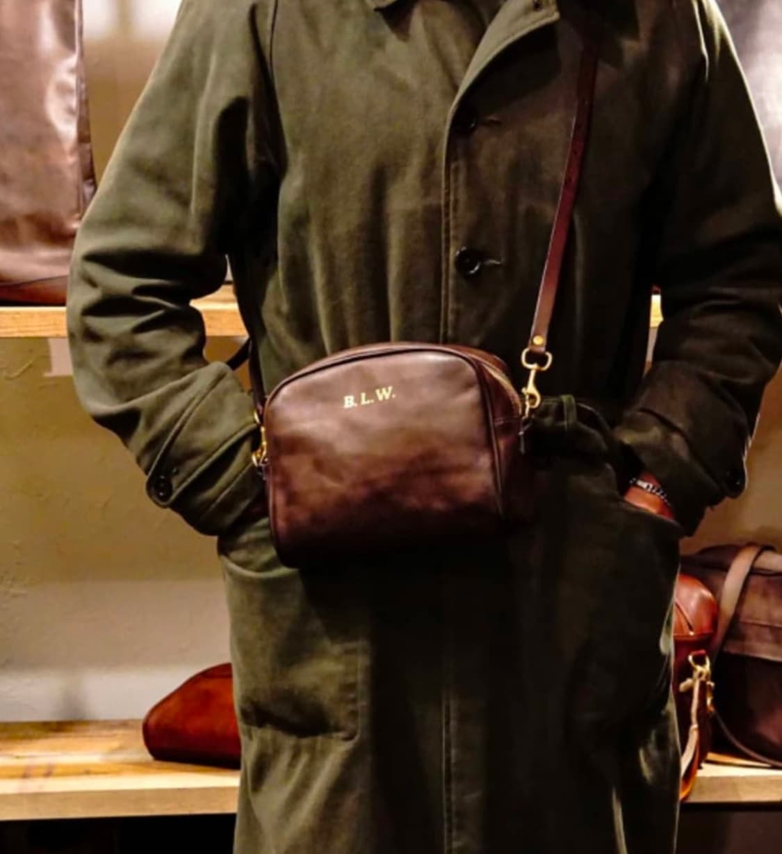 바스코(VASCO) 오피서 파우치 크로스백 판매합니다. 상품이미지1