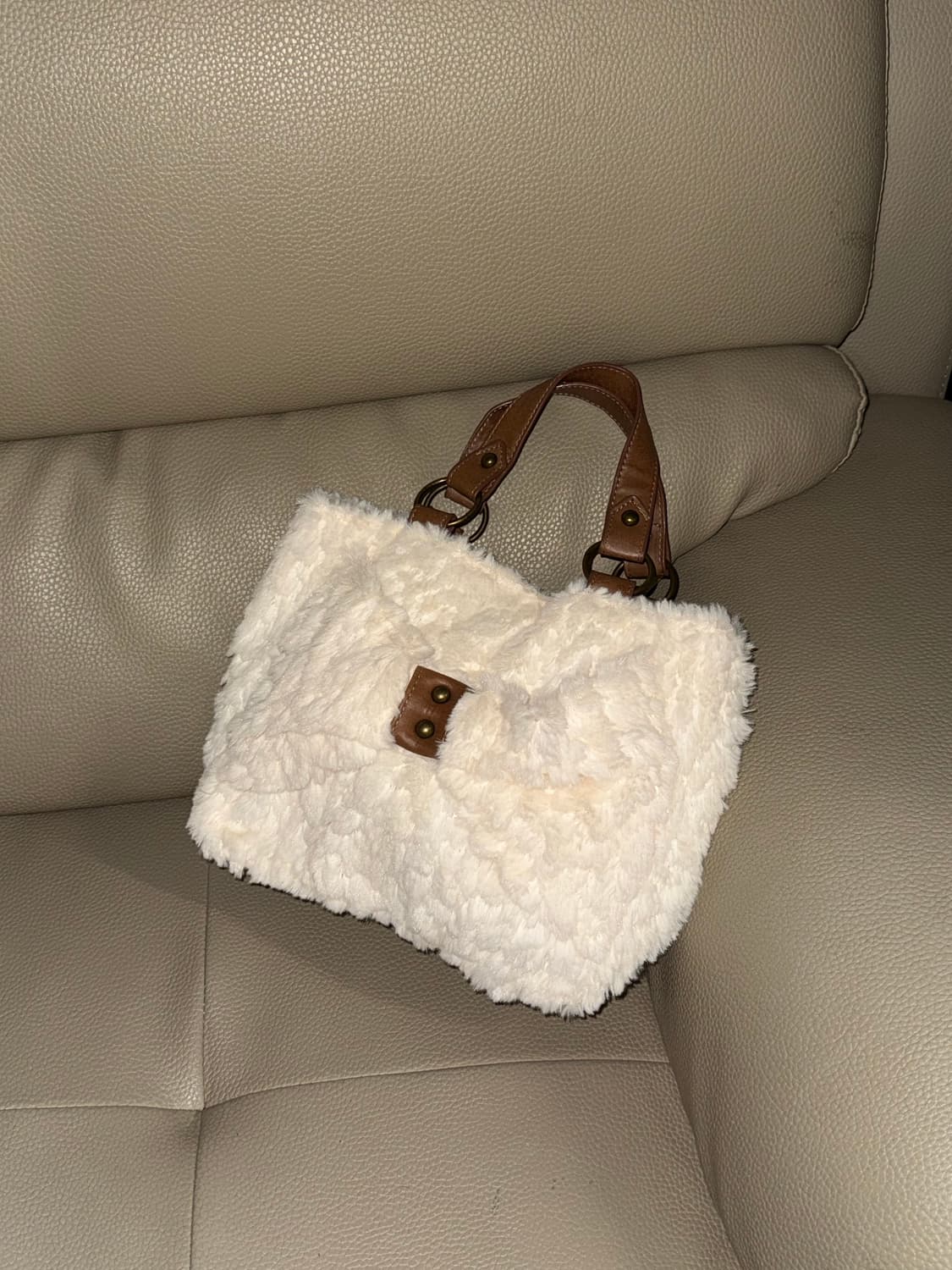 fuzzy fur ribbon point tote bag 상품이미지1