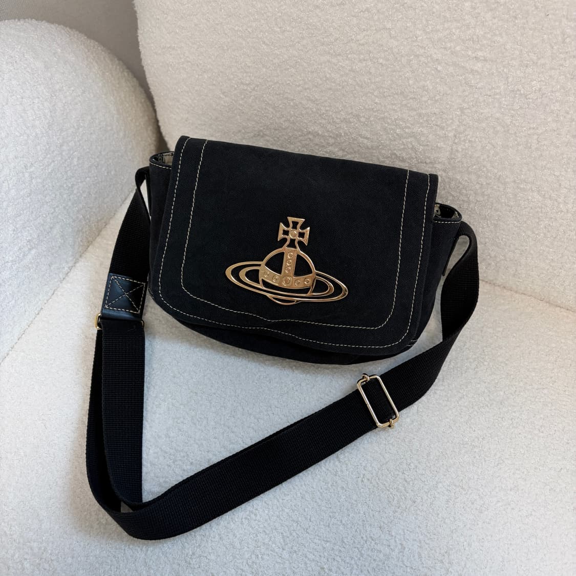 비비안웨스트우드 캔버스 크로스 숄더백 상품이미지1