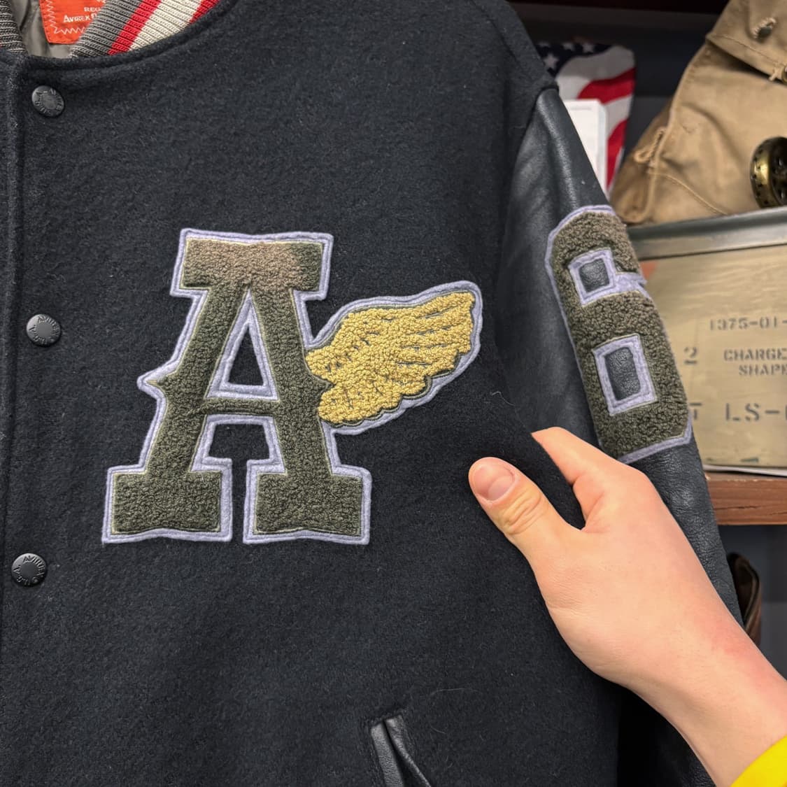 90s 아비렉스 나이트스태커즈 엠브로이드 레더 바시티자켓 N453 상품이미지7