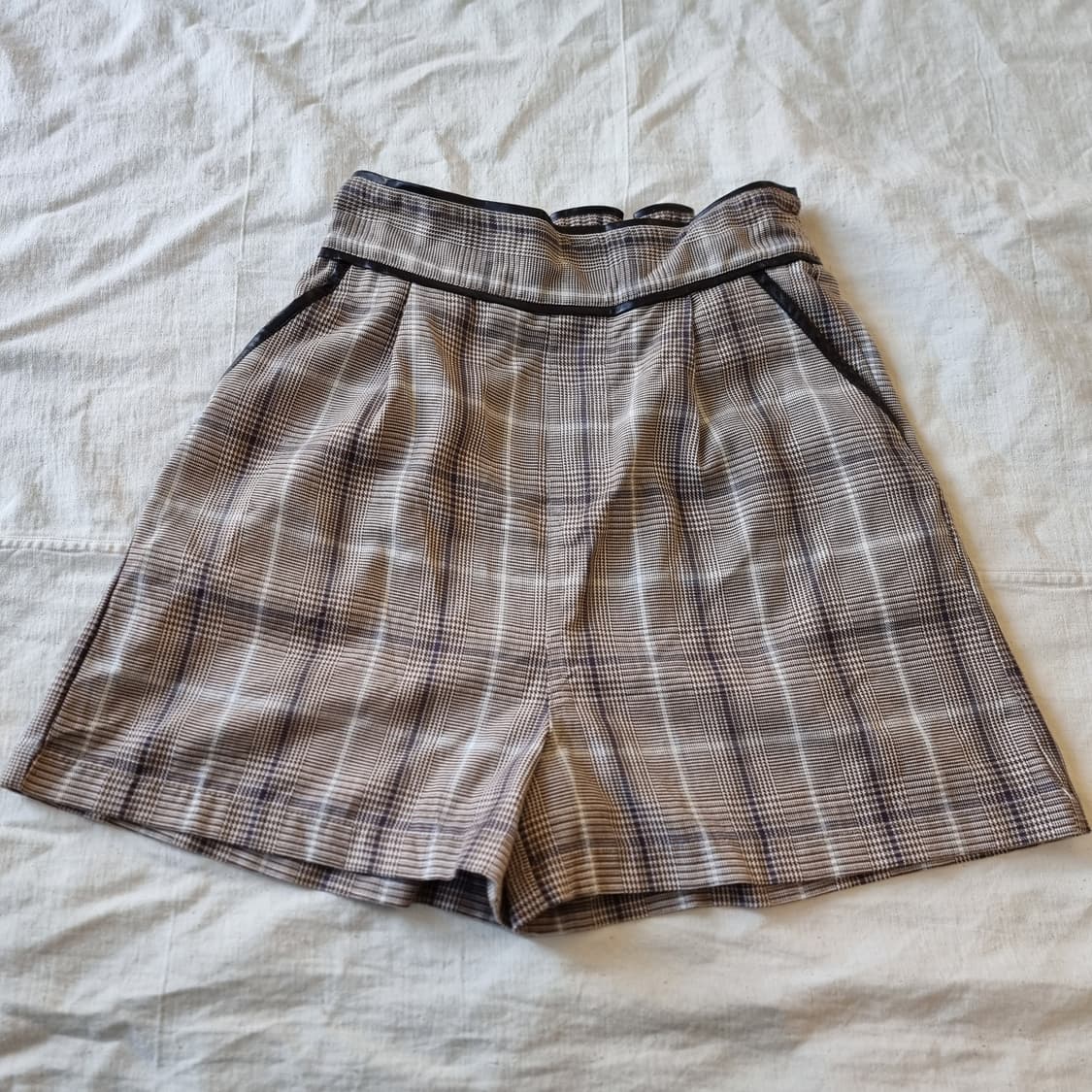 체크 하이웨스트 쇼츠 / 베이지 클래식 무드 상품이미지1