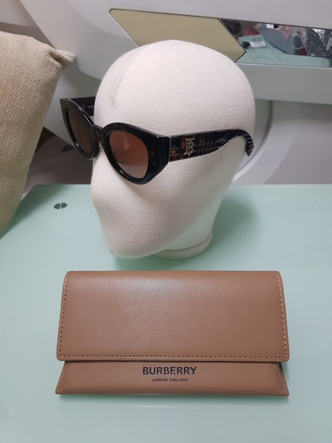 새상품 풀박스)NEW버버리 메도우선글라스 상품이미지7