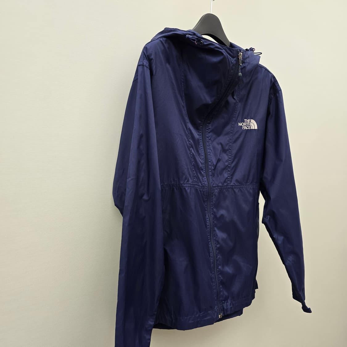노스페이스 네이비 바람막이 후드 자켓 상품이미지2
