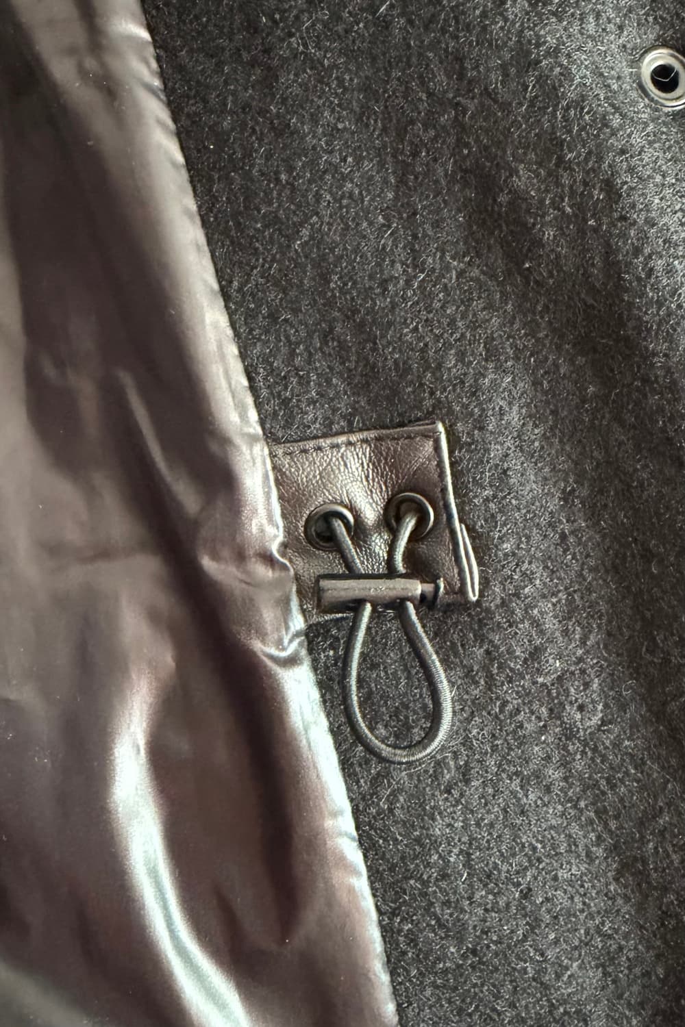 모그 MOGG 블랙 후드 구스다운 패딩 점퍼 라쿤털 탈부착 양가죽 트리밍 상품이미지5