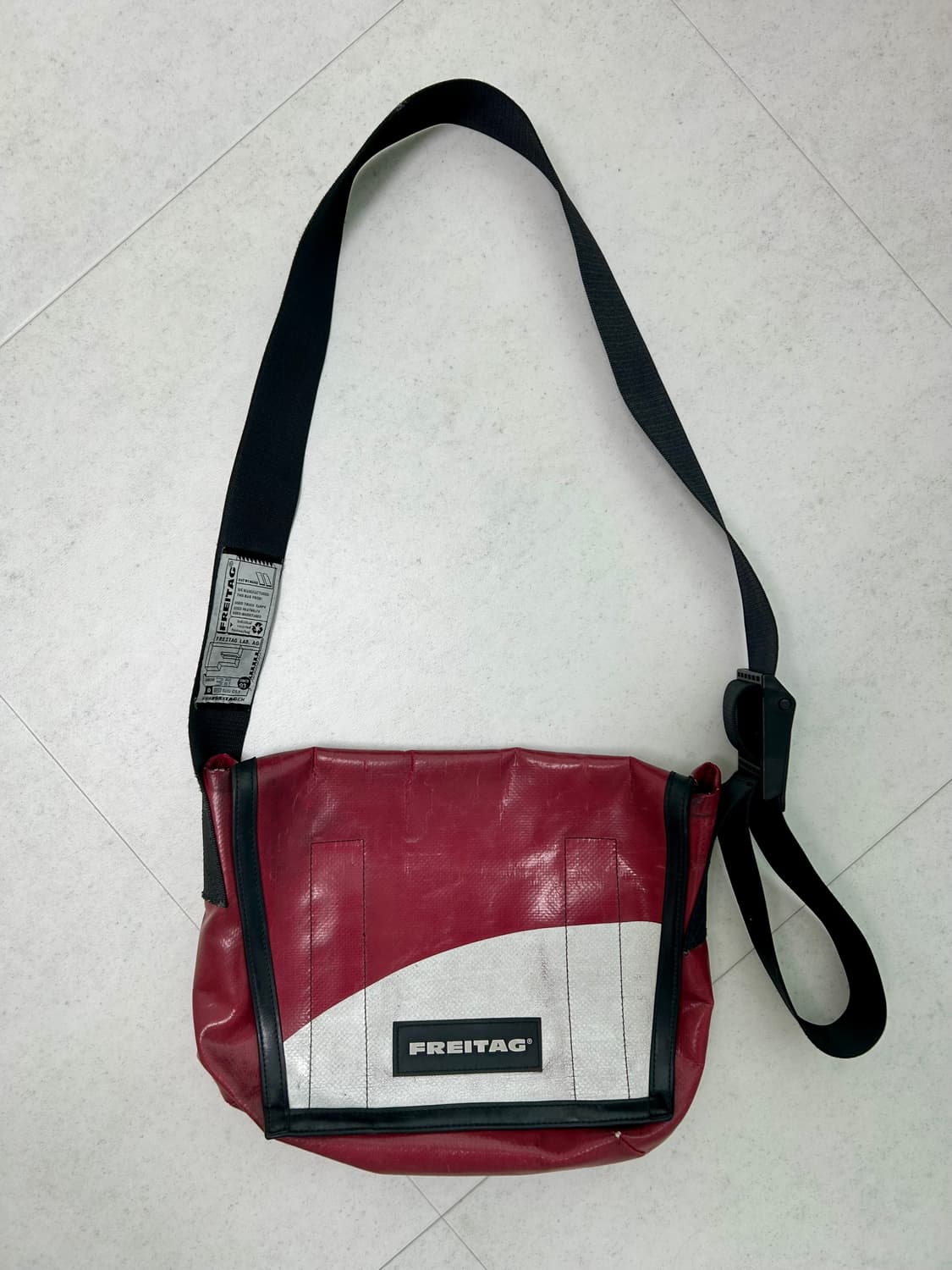 프라이탁 라씨 레드 상품이미지1