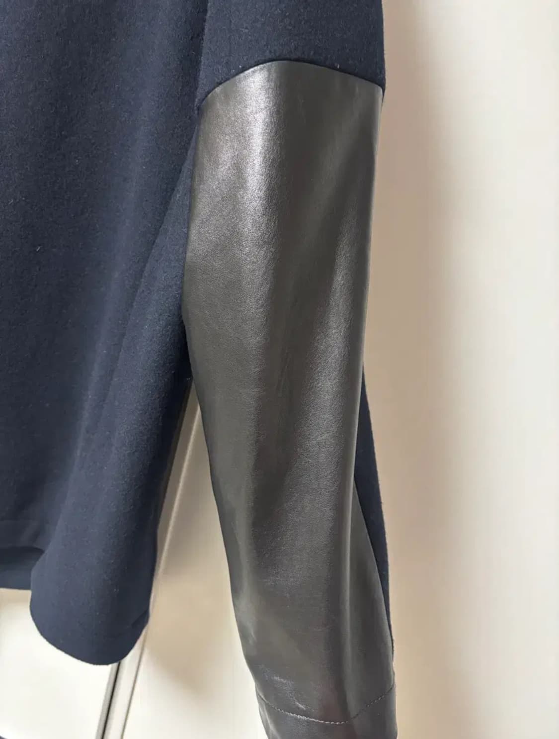 [L] 스튜디오니콜슨 x 자라 zara 레더 패치 피코트 판매 합니다 상품이미지10