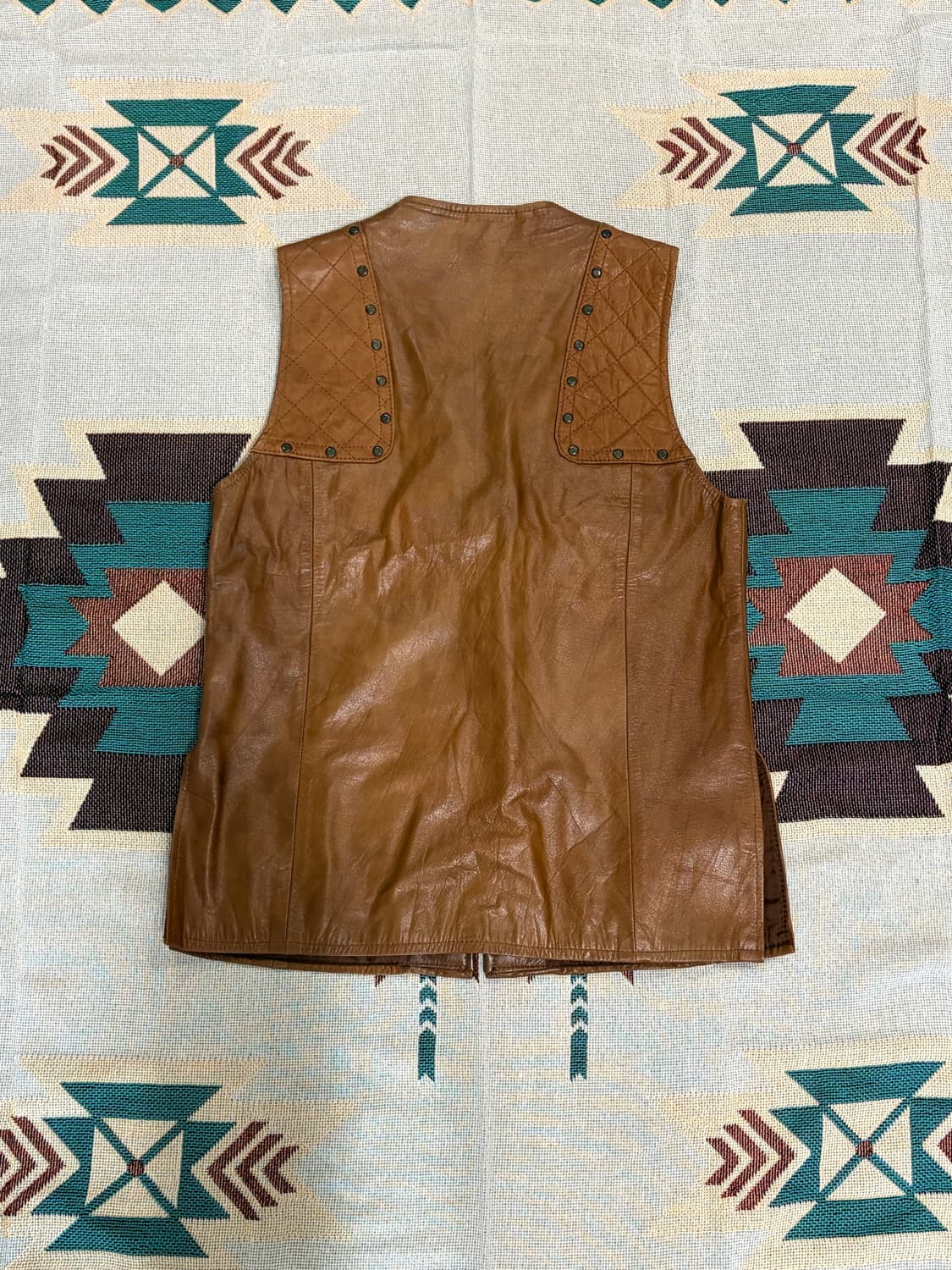 코미네 웨스턴 스터드 레더 베스트 / western stud vest 상품이미지2