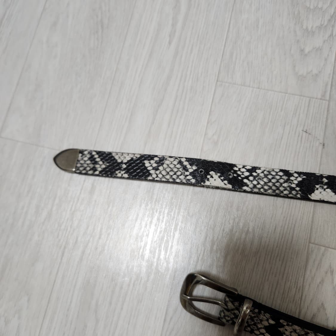 메종미네드 뱀피 패턴 벨트 29~34인치 상품이미지3