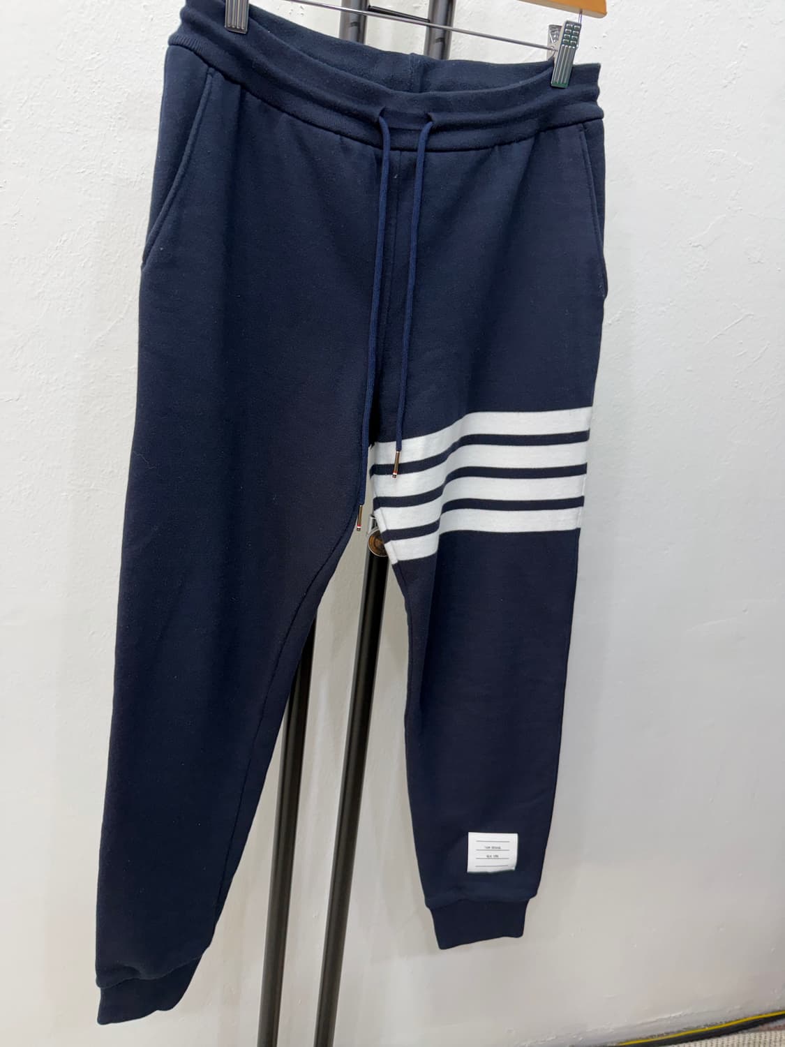 정품) 톰브라운 여성 클래식 루프백 엔지니어드 4-바 스위트팬츠 40 상품이미지2