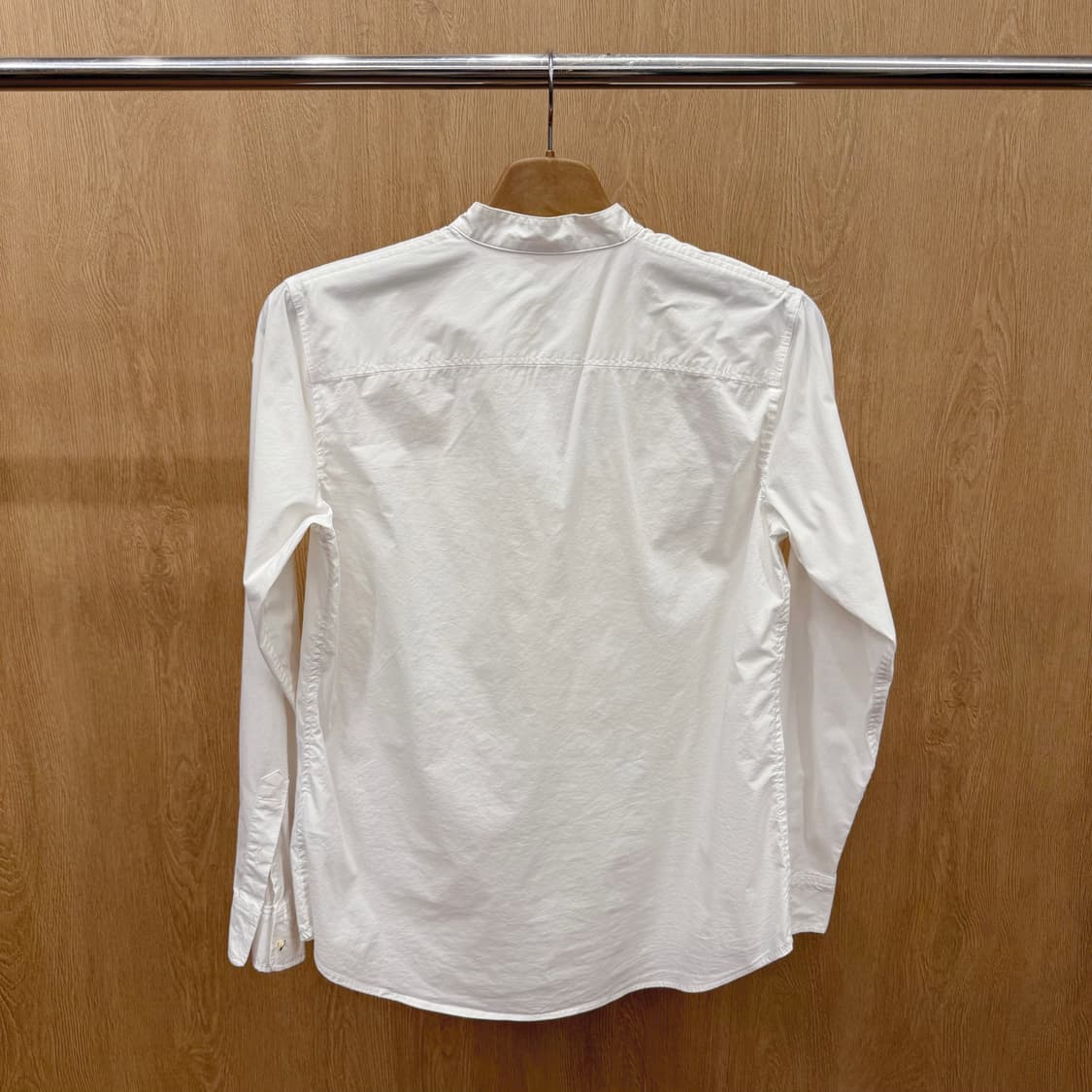 랄프로렌 스탠드카라 코튼 블라우스 프릴 셔츠 골드 버튼 디테일 화이트 상품이미지3