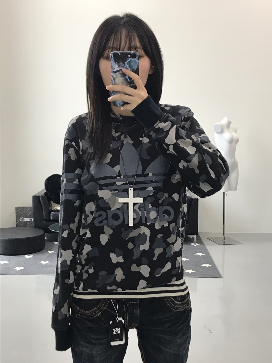 Adidas camo sweatshirt 상품이미지1