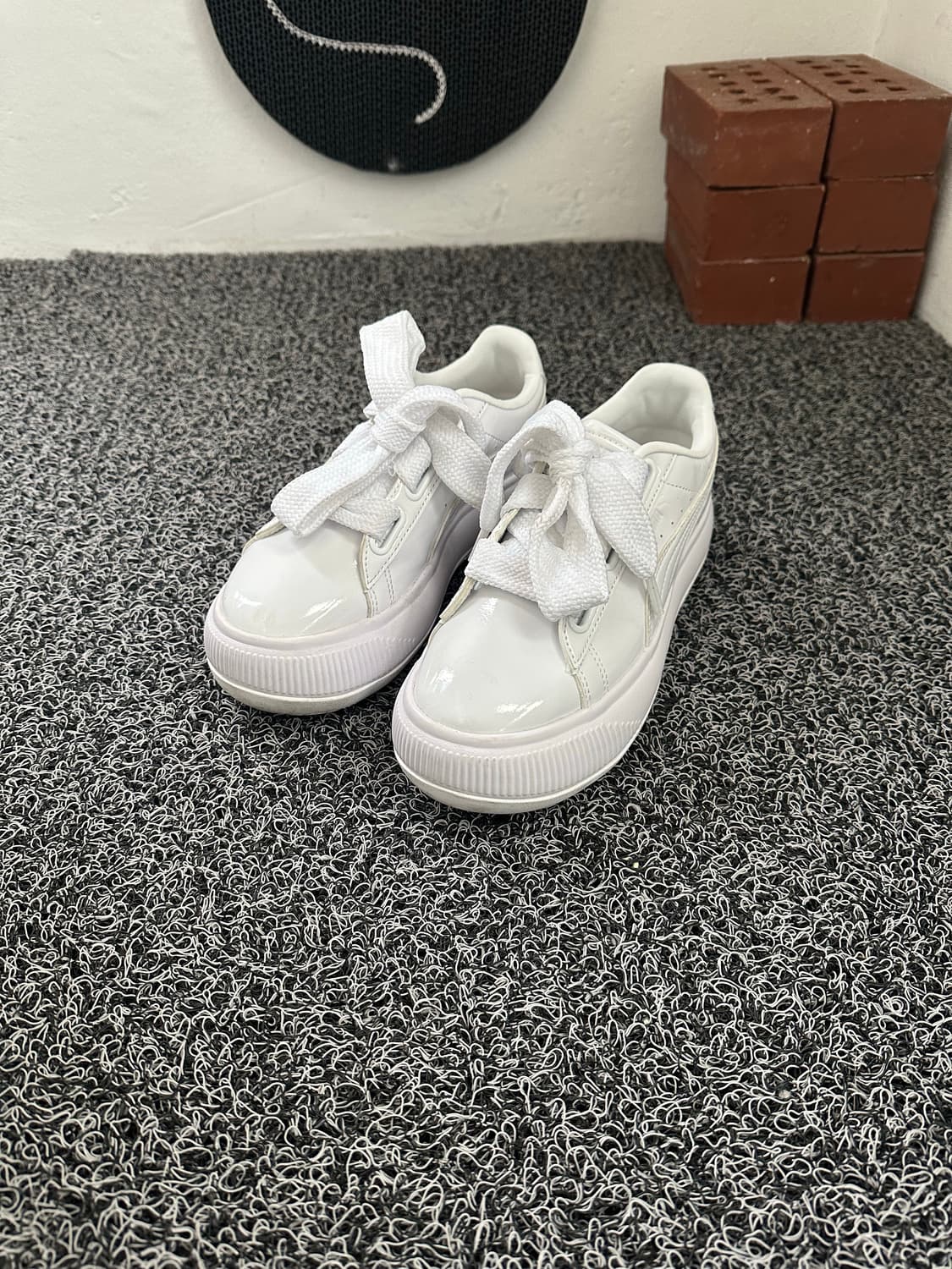 푸마 스매쉬 플랫폼 스니커즈 화이트 245mm 상품이미지2