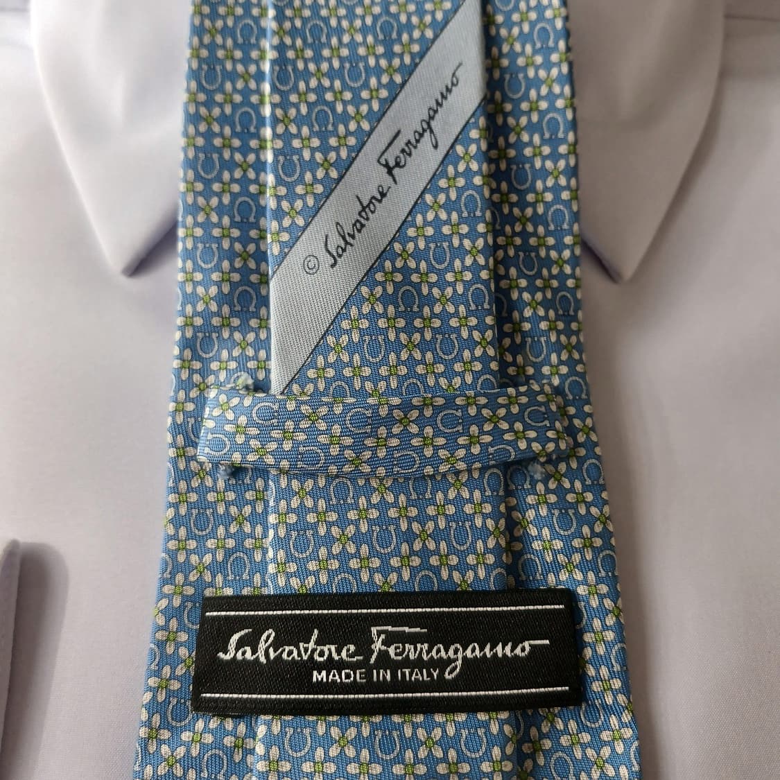 살바토레 페라가모 실크 간치니 넥타이 8.8cm A등급 A18804
 상품이미지5