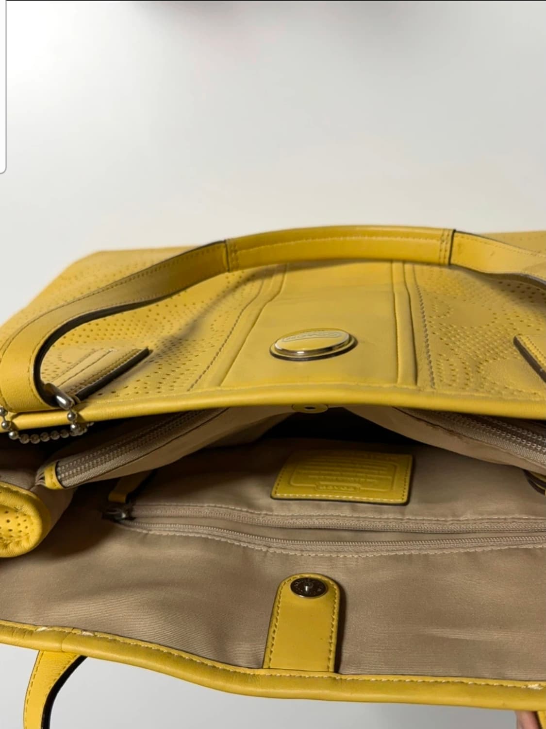 코치 펀칭 토트백 상품이미지4