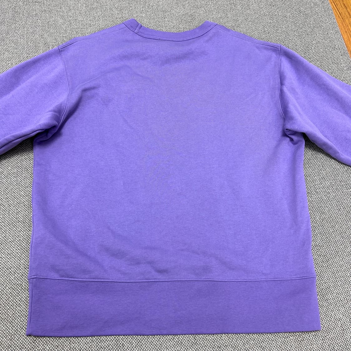 아크네스튜디오 퍼플 이모지 맨투맨(S) 상품이미지5