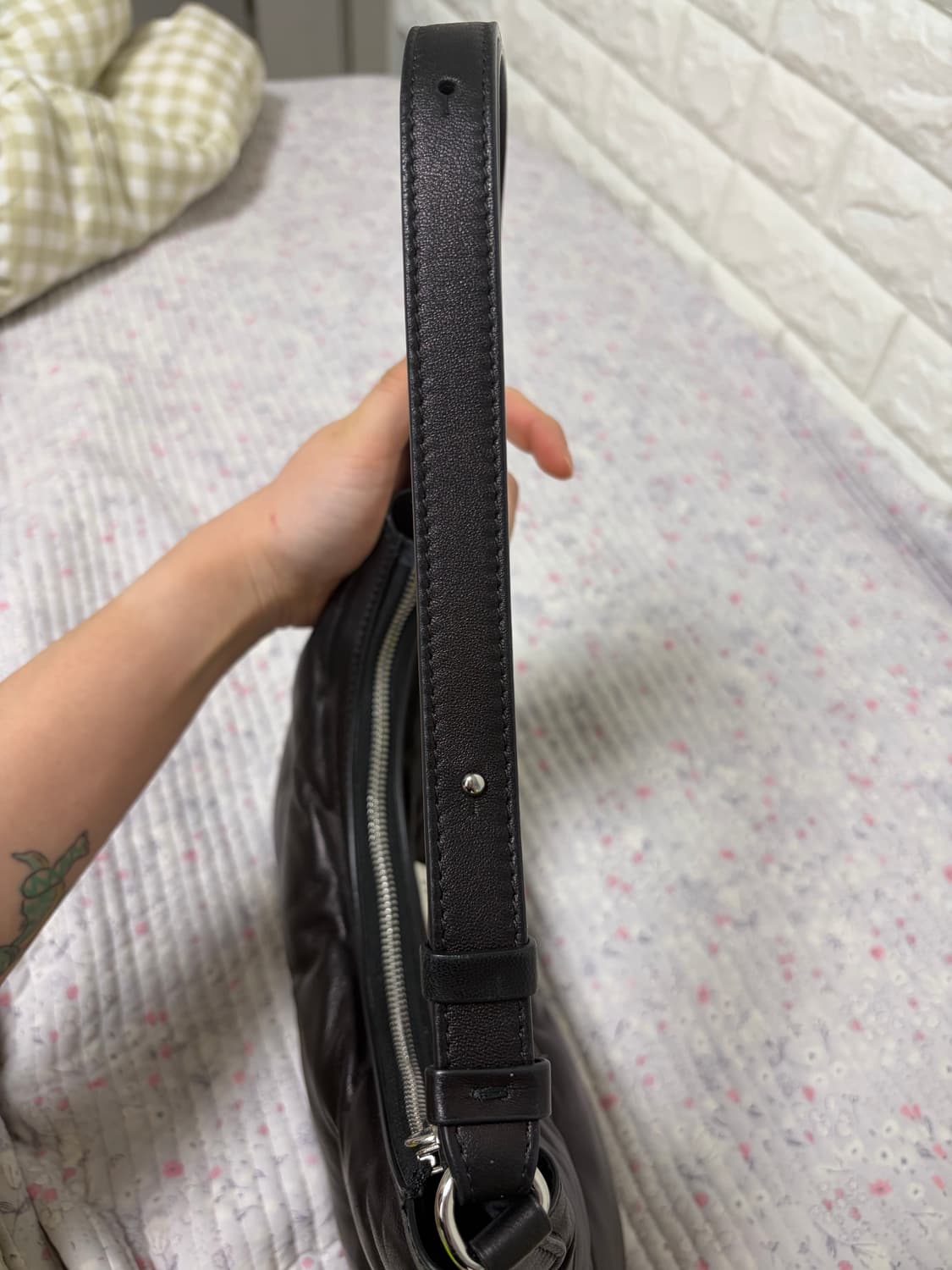 메종마르지엘라 글램 슬램 호보 스몰 블랙 상품이미지5