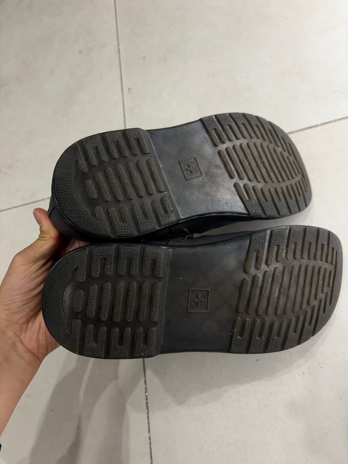 닥터마틴 패트리샤3 그레이 Uk7 상품이미지4