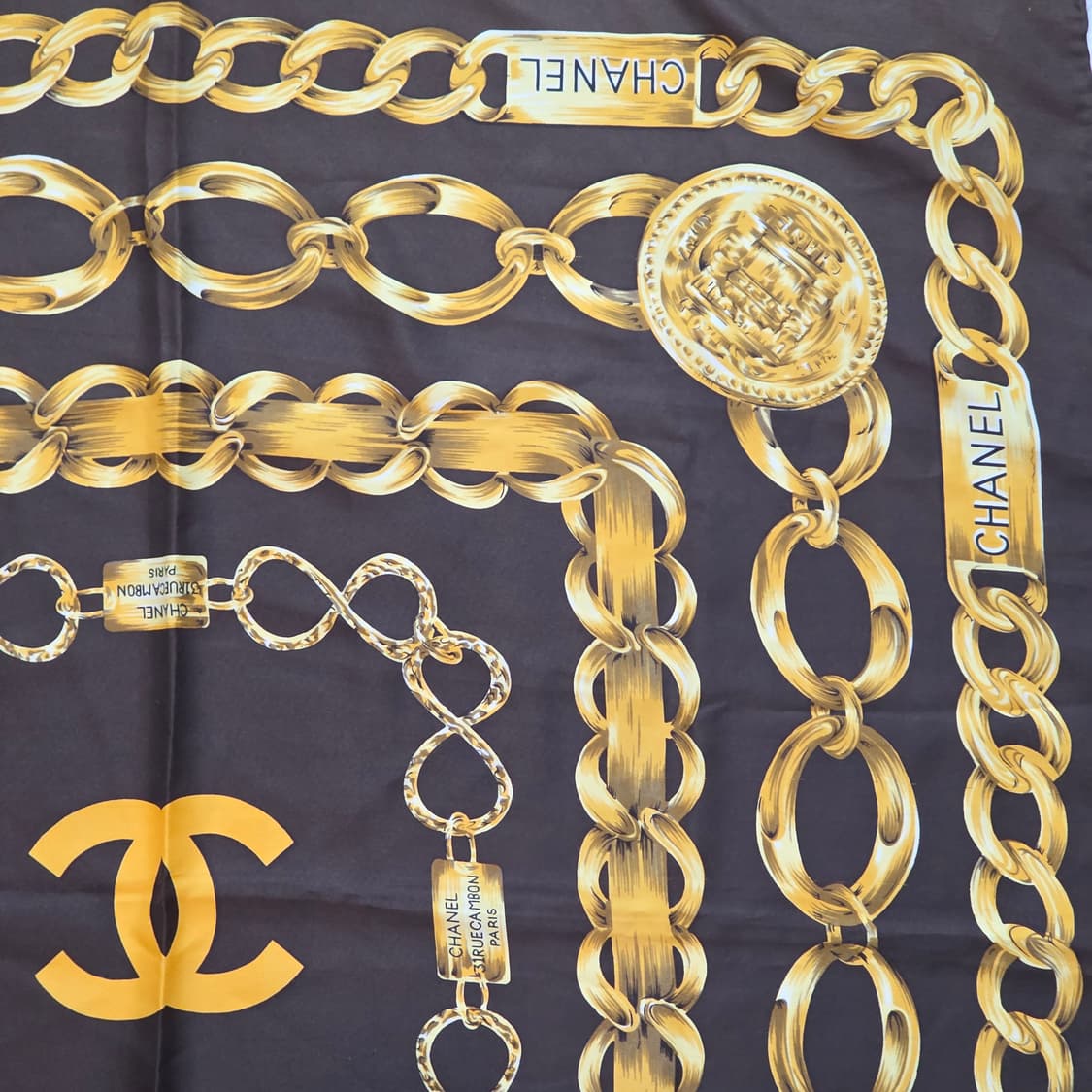 샤넬 chanel cc로고 체인 메달리온 패턴 빈티지 스카프 상품이미지2