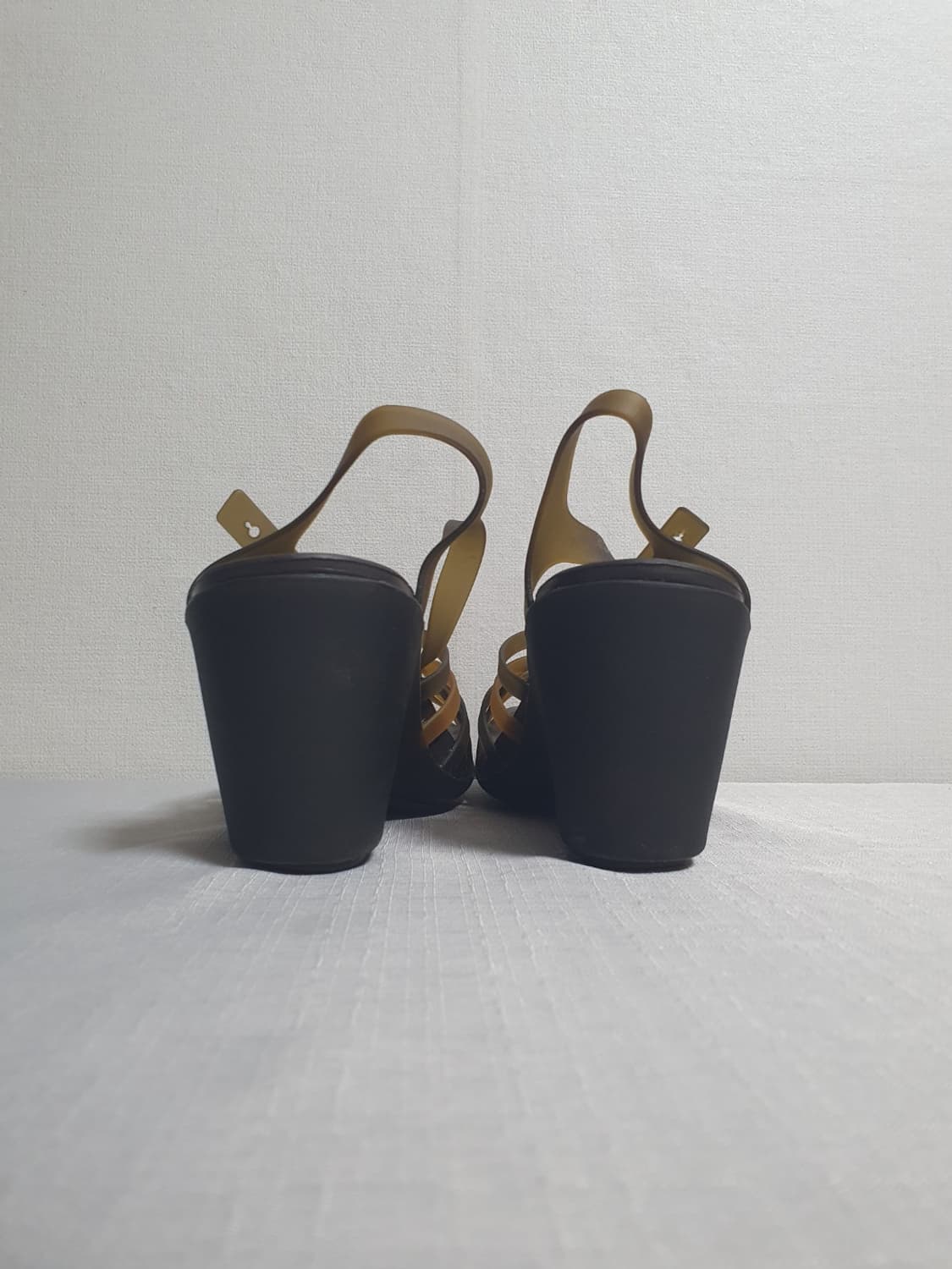 230mm 크록스 후라체 미니 웨지 샌들 에스프레쏘 브라운 상품이미지6