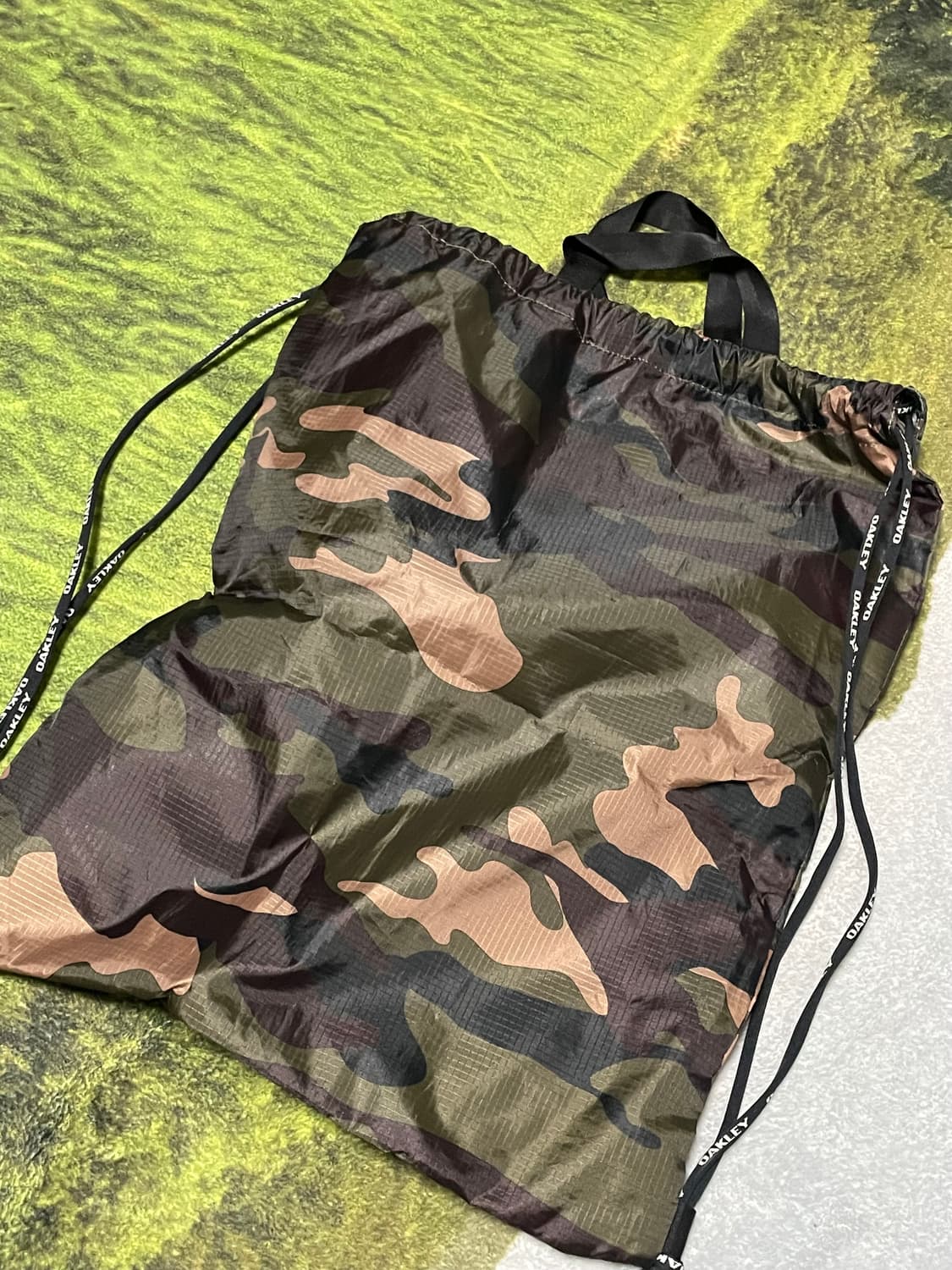 Oakley 이센셜팩 카모 가방 상품이미지2