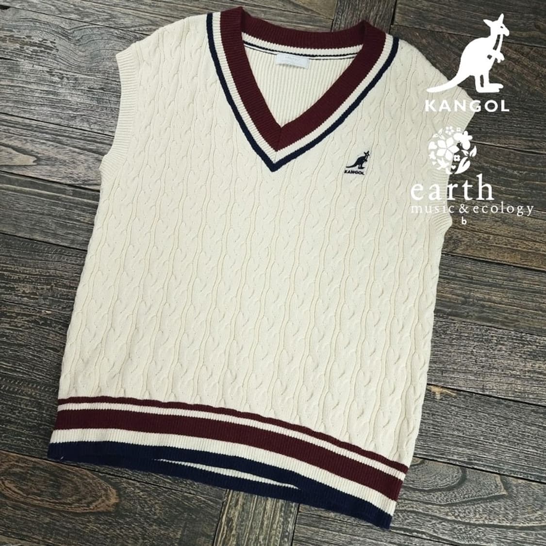 [캉골 X 어스뮤직앤에콜로지] 로고 자수 브이넥 니트 베스트 M19510 상품이미지1