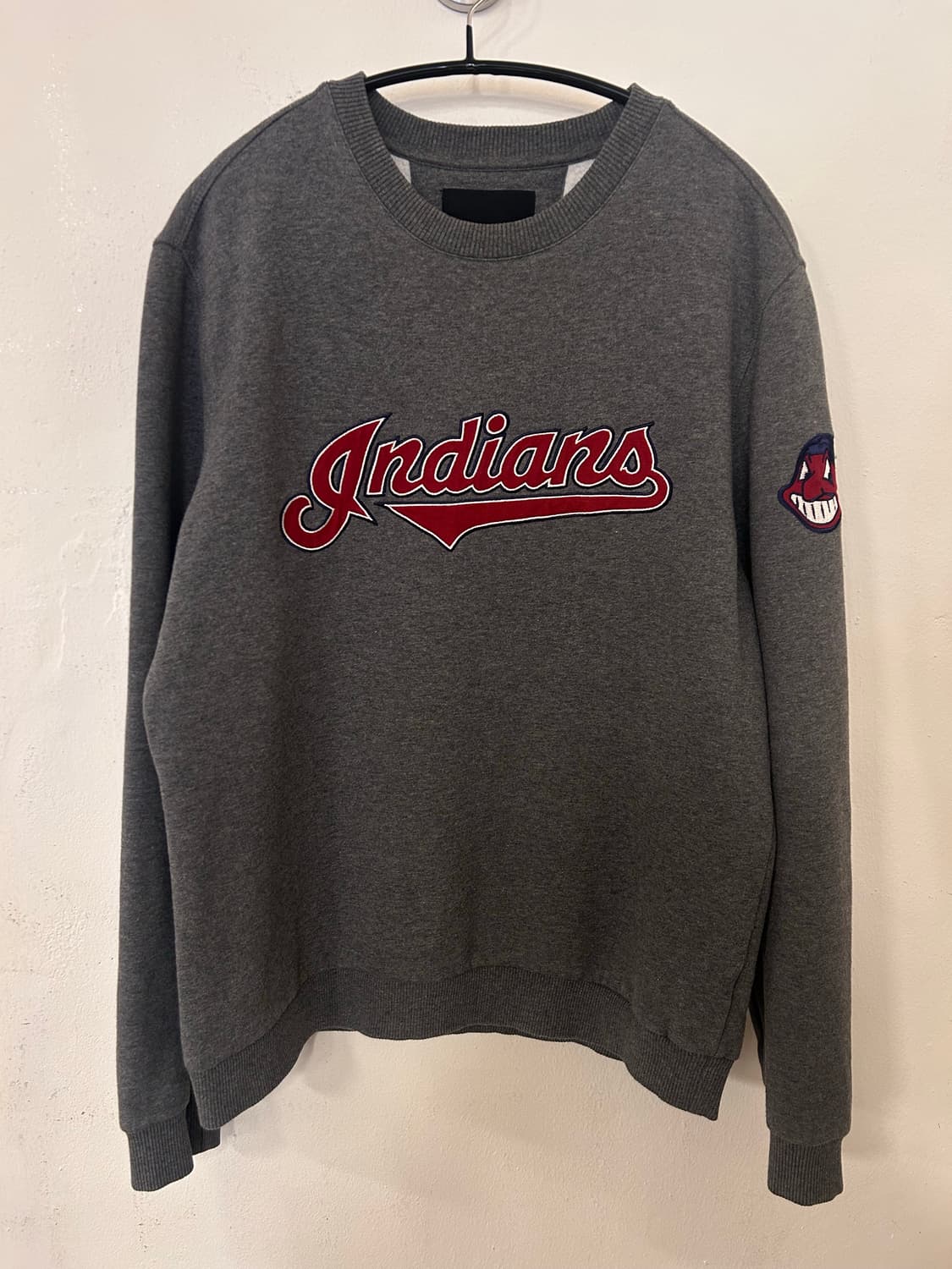 MLB 인디언스 맨투맨 그레이 100 상품이미지1