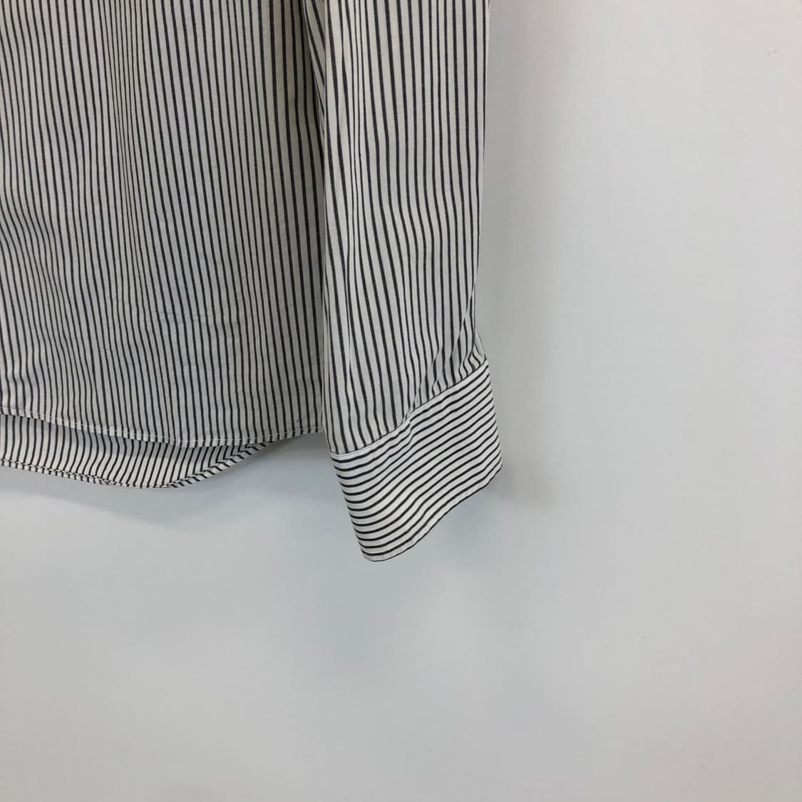 스테디 에브리웨어 스트라이프 셔츠 3 검,흰 상품이미지3