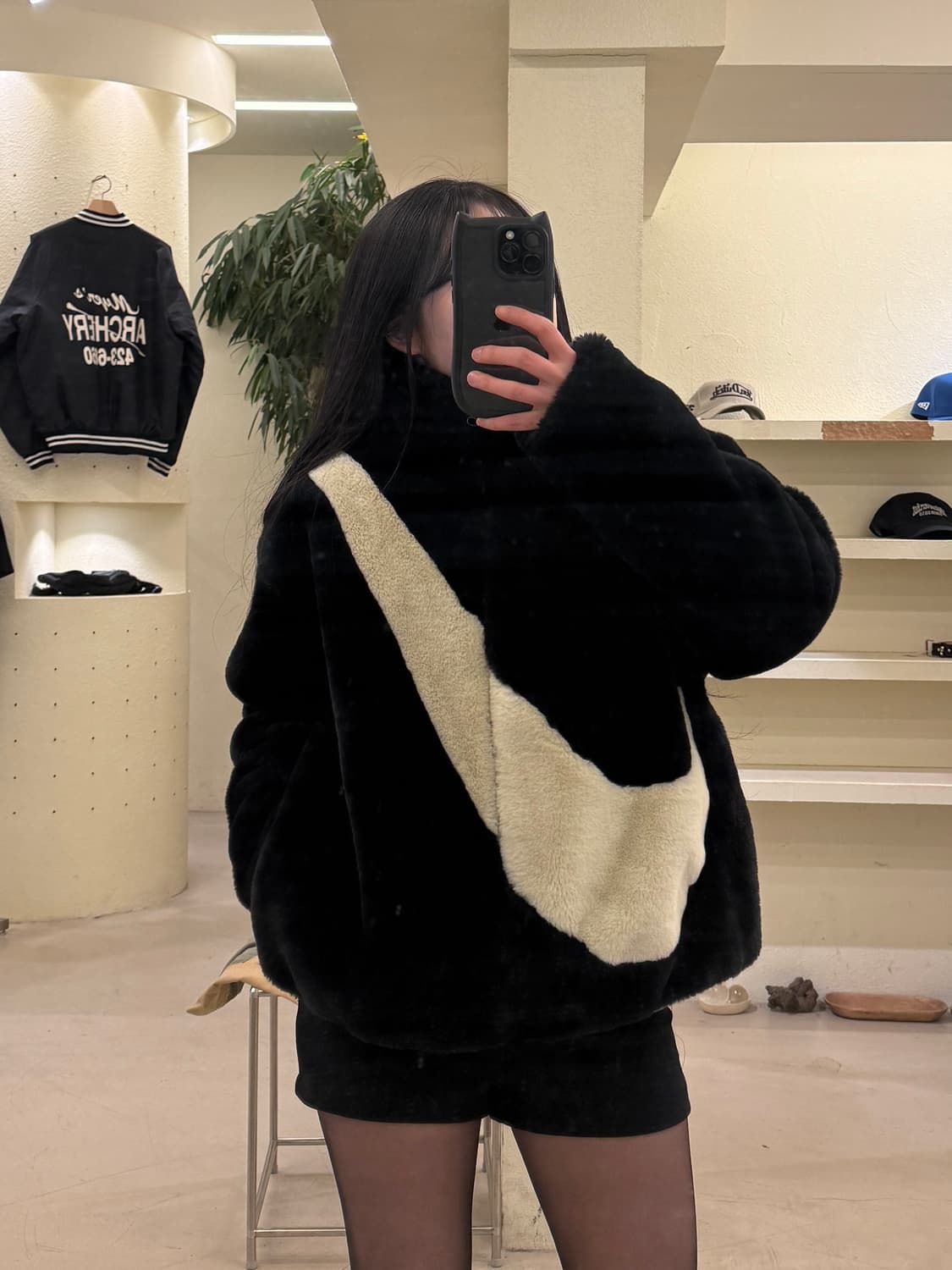 나이키 페이크 퍼 빅스우시 블랙 집업 U155 상품이미지1