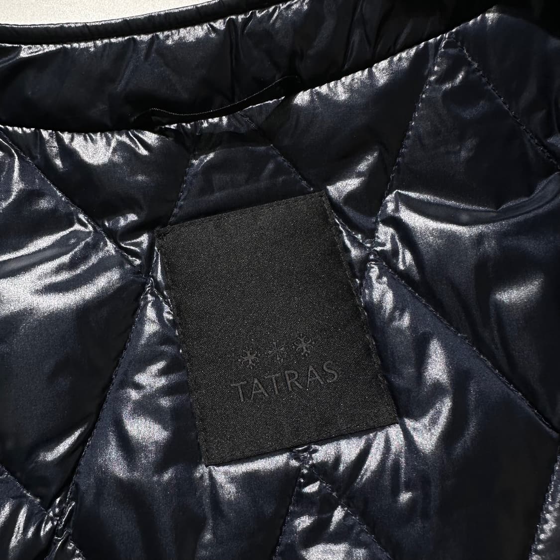 (매장판) 타트라스 구스다운 라운드넥 경량패딩 네이비 상품이미지5