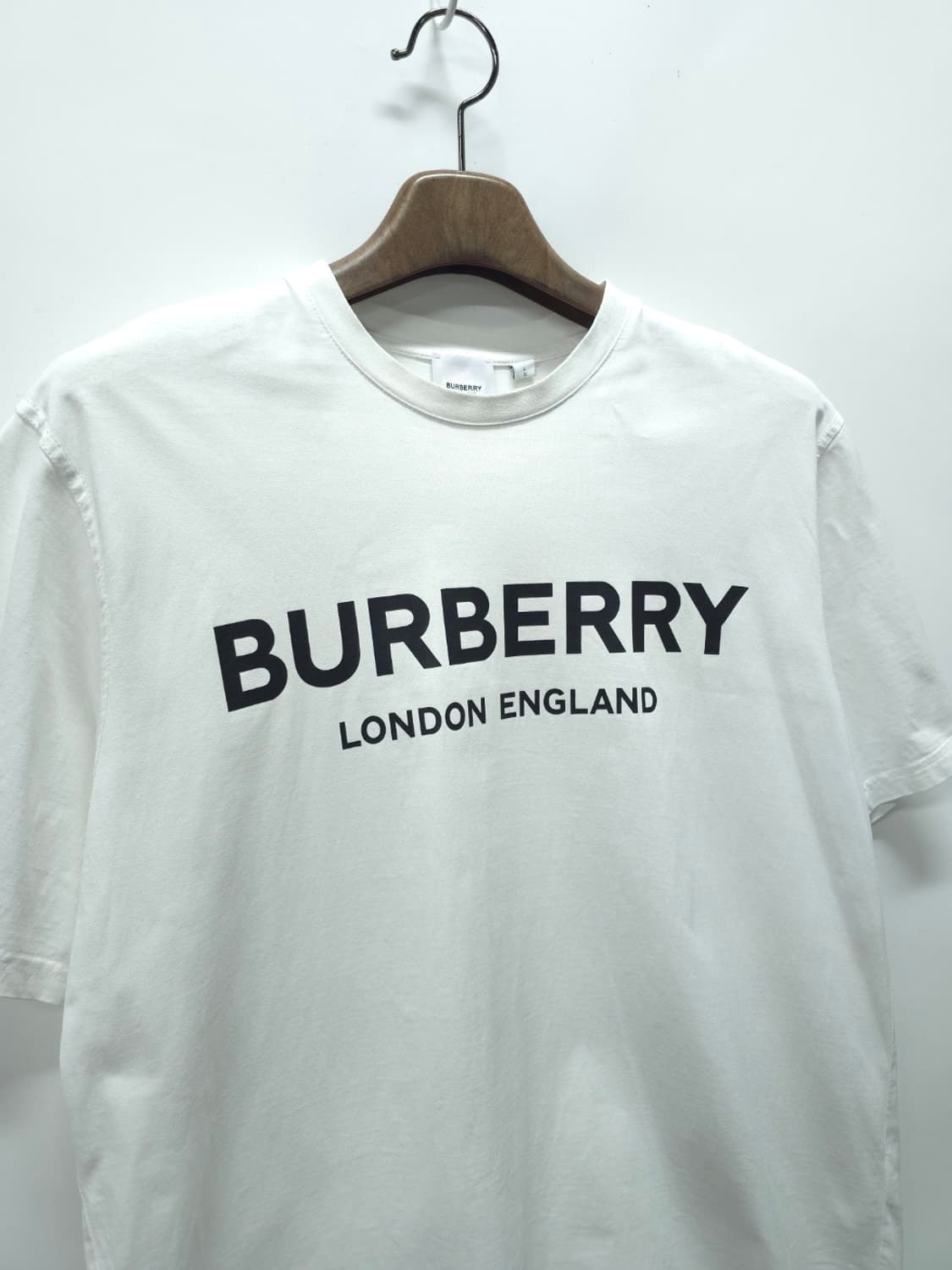 정품) 버버리 베이직로고 라운드 반팔 ( 남성L ) 상품이미지3
