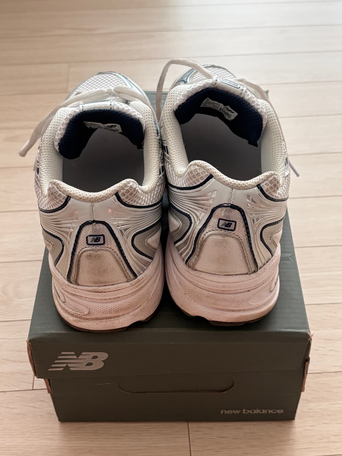 뉴발란스(로스) / 740 화이트네이비 실버 / 255 상품이미지4