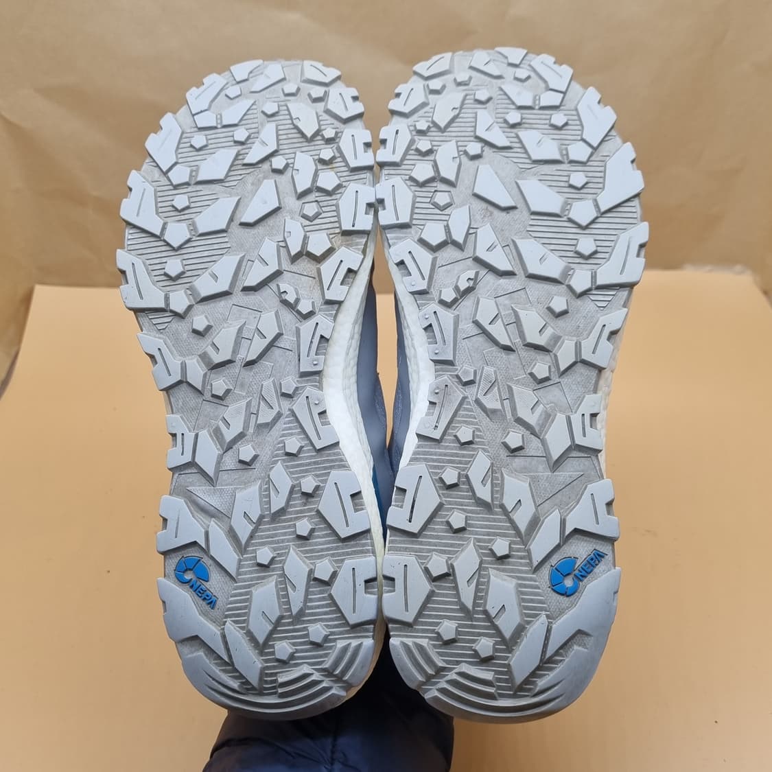 네파 고어텍스 트레킹 워킹화265-270. 상품이미지3