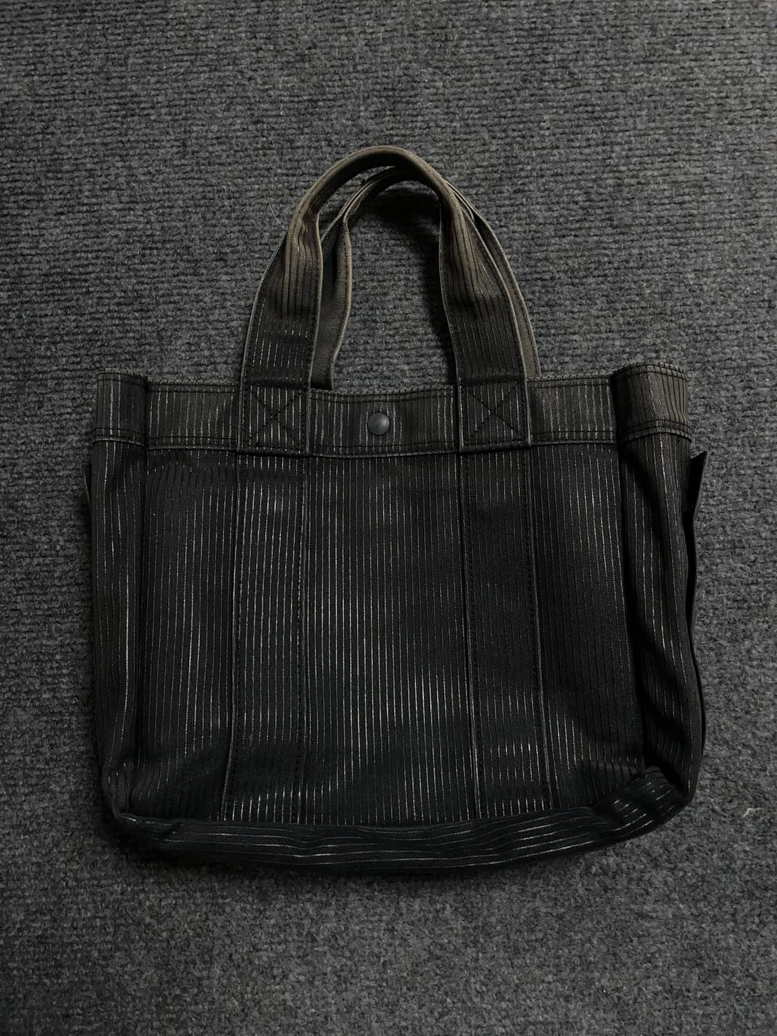 포터 드로잉 블랙 스트라이프 토트백 상품이미지3