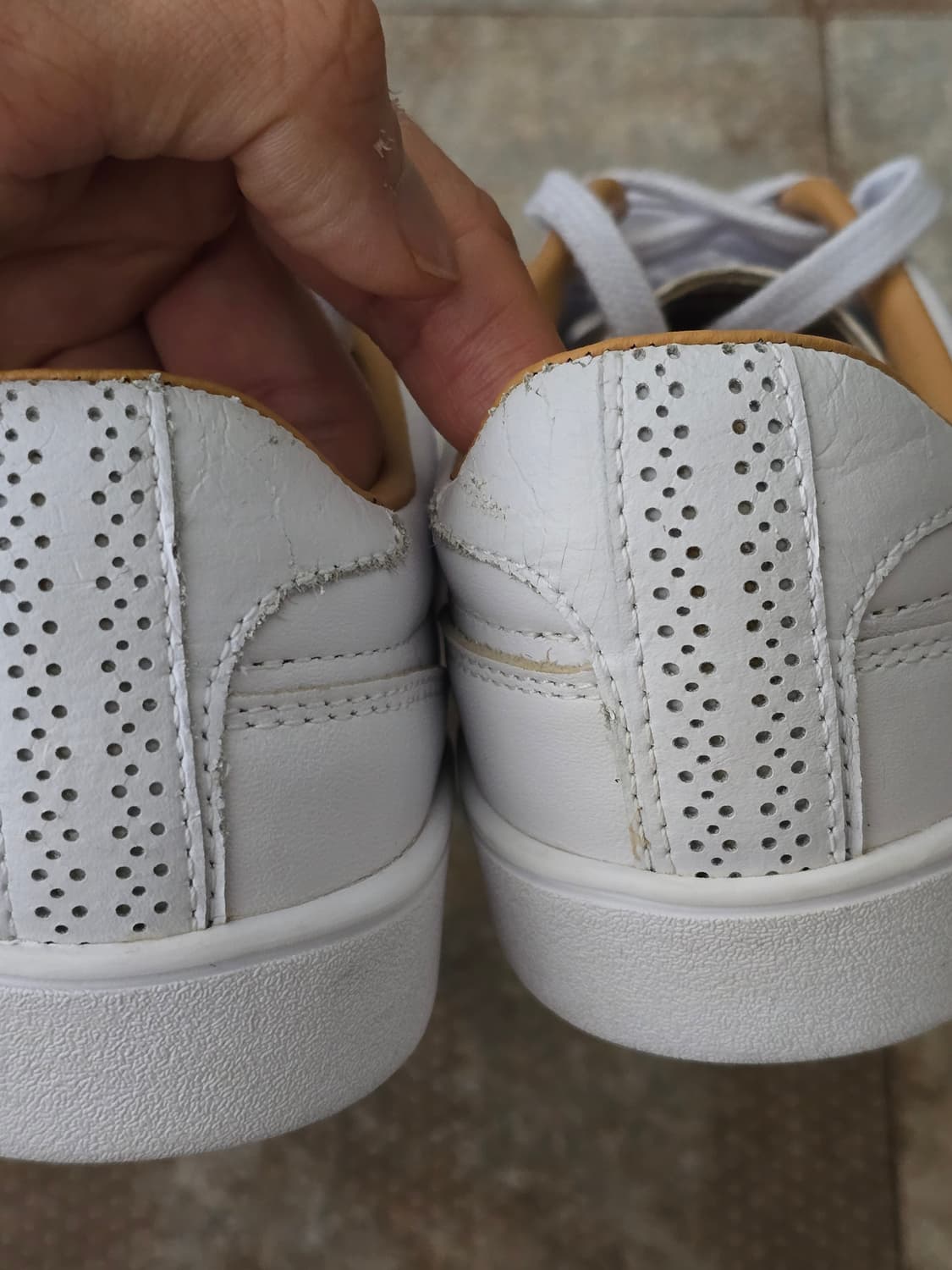 (250)프레드페리 호프만 레더 화이트 상품이미지8