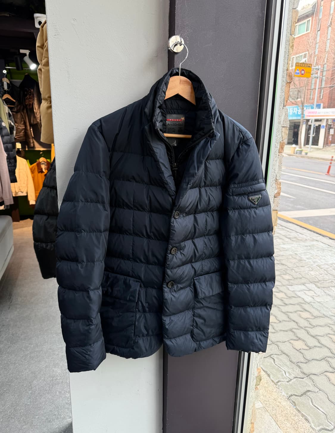 46/ 프라다 삼각로고 다운 이중레이어 패딩점퍼 상품이미지2