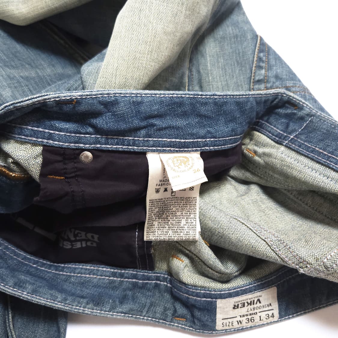 디젤 DIESEL 바이커 워싱 스트레이트 데님 팬츠 상품이미지7