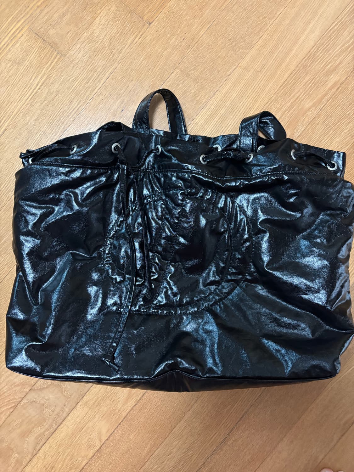 다이닛 D STITCH PADDING BAG IN BLACK 상품이미지2