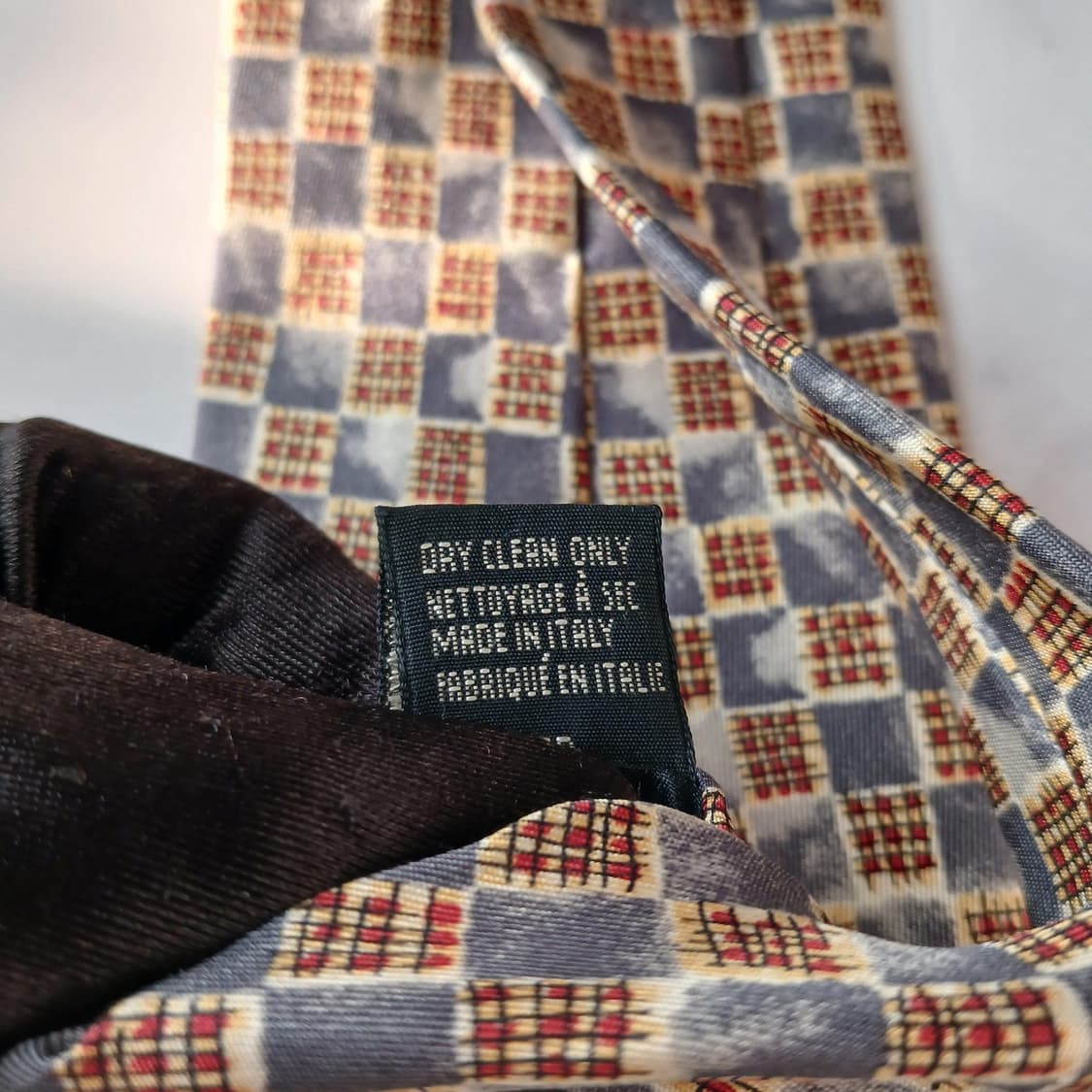 던힐 실크 그레이&골드 체크 패턴 넥타이 9.8cm A등급 A19141
 상품이미지9