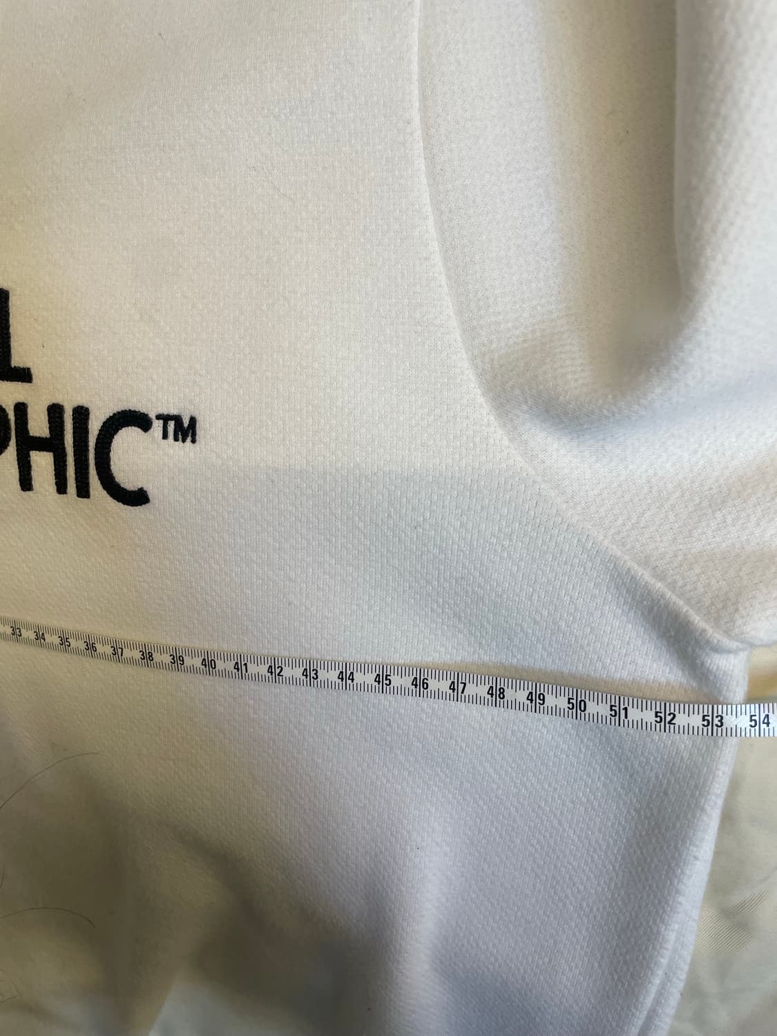 내셔널지오그래픽 화이트 맨투맨 상품이미지6