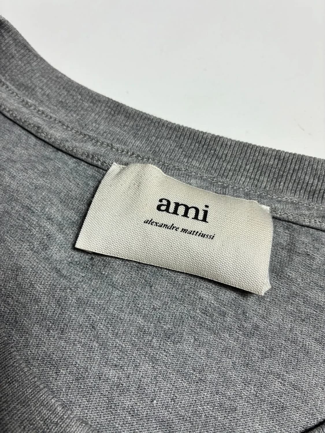 아미 AMI 스몰 하트 로고 코튼 반팔 티셔츠 R1138 상품이미지7