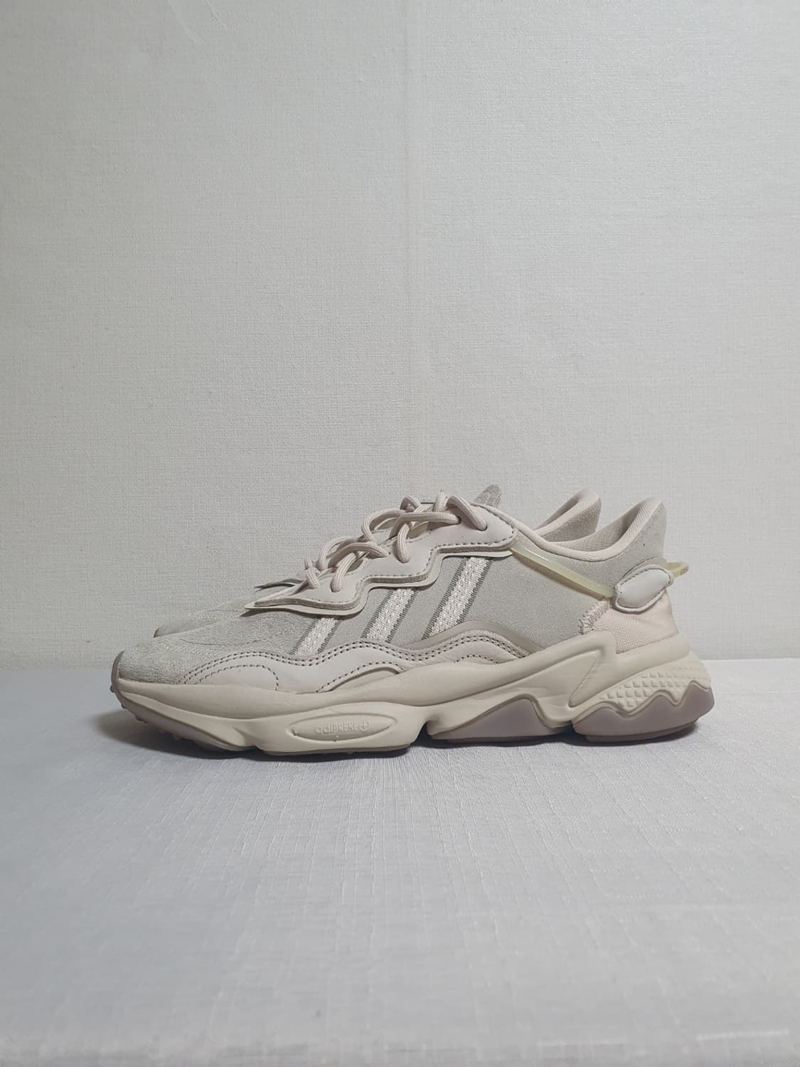 245mm 아디다스 오즈위고 베이지 운동화 스웨이드  상품이미지3