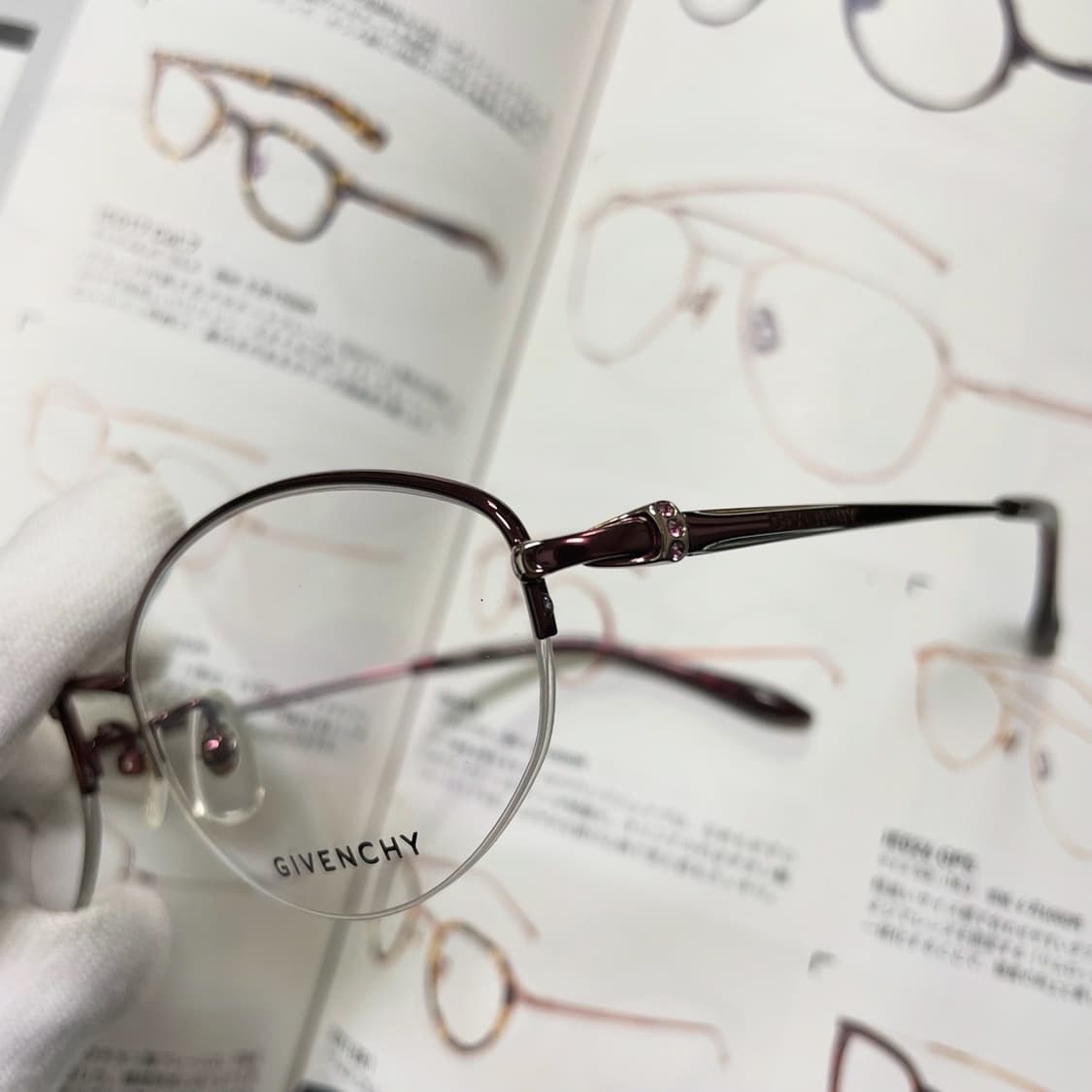 GIVENCHY 지방시 반무테 버건디 티타늄 안경 상품이미지3