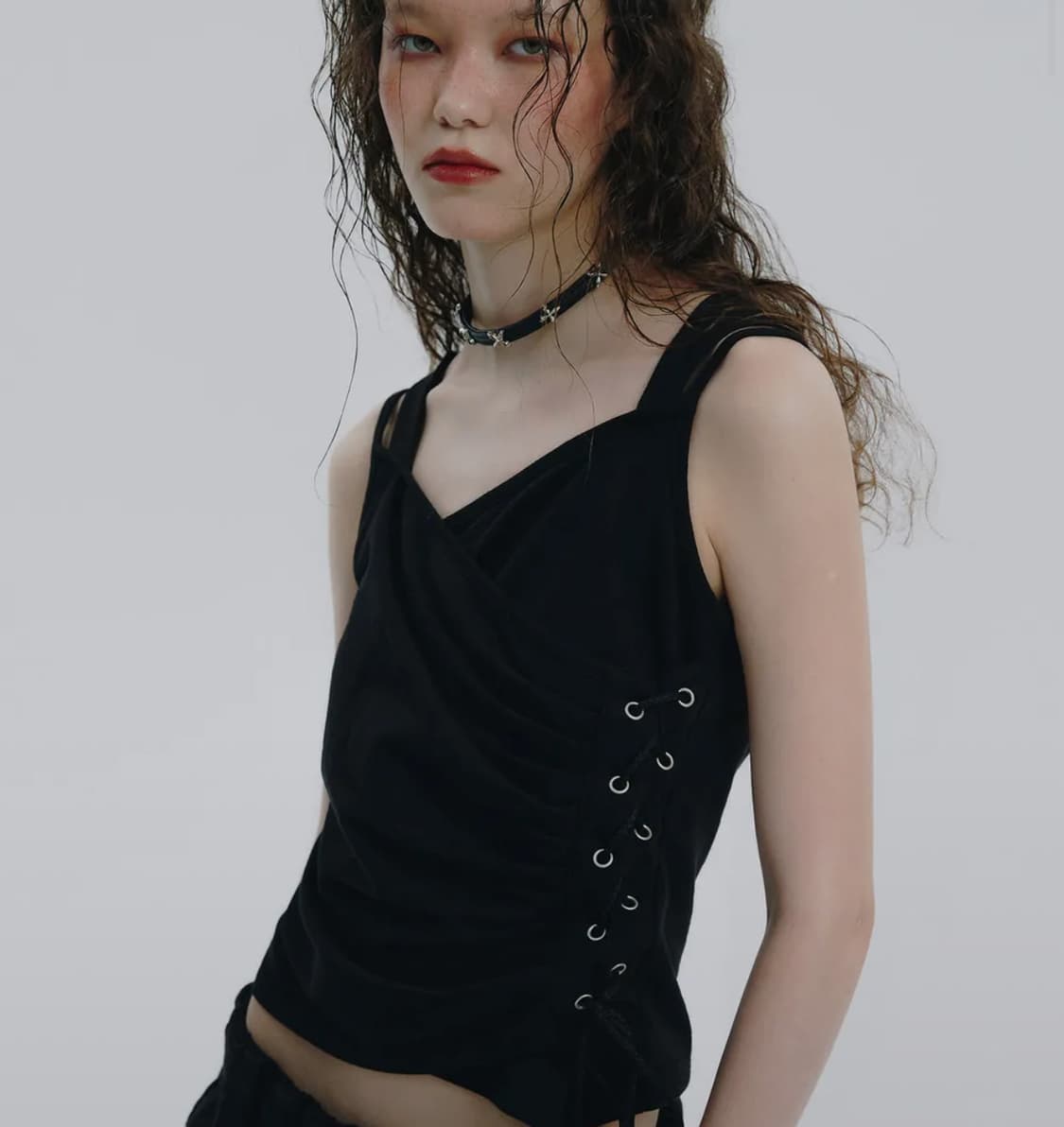 낫노잉 Eyelet Lace Up CAMI Hoodie (BLACK) 상품이미지1