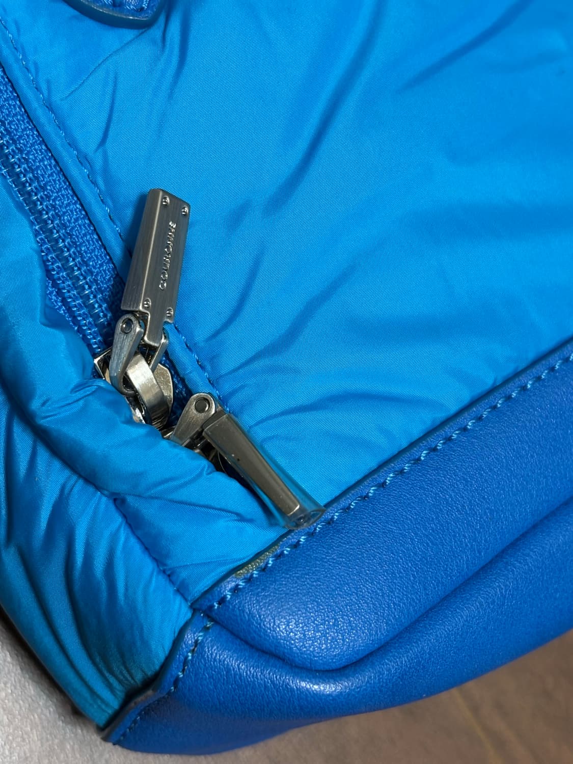 쿠론 조디 패딩 토트 크로스백 상품이미지5