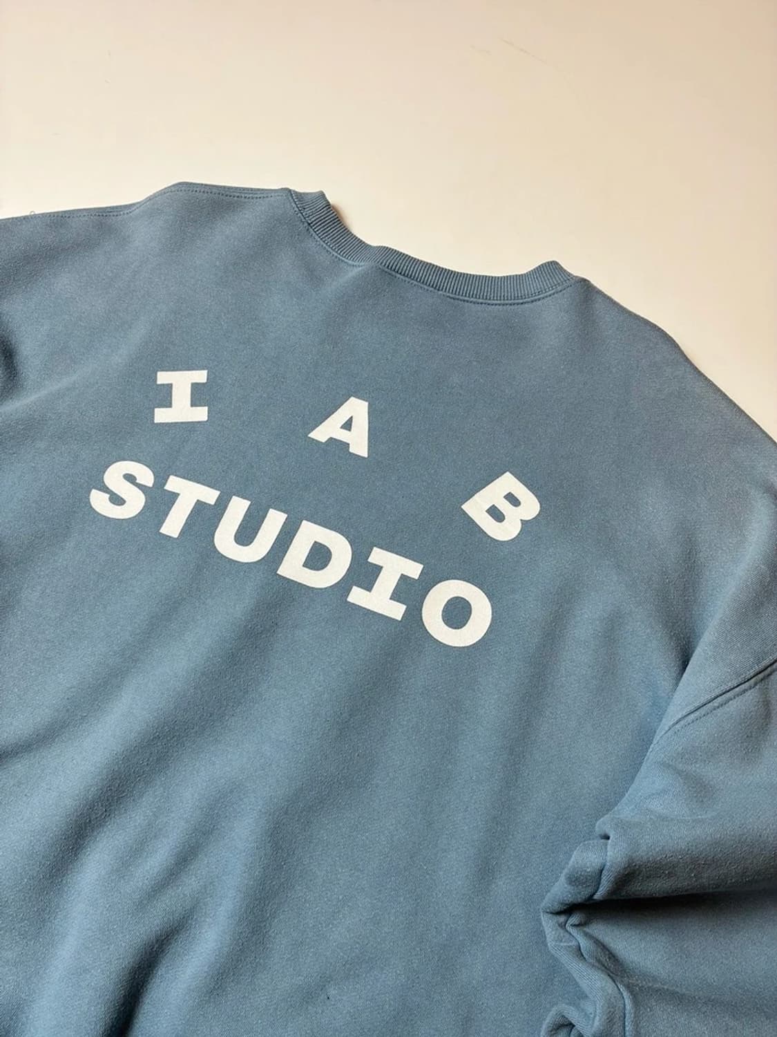 아이앱스튜디오 시그니처 스웻 크루넥 맨투맨 PN8138 상품이미지3