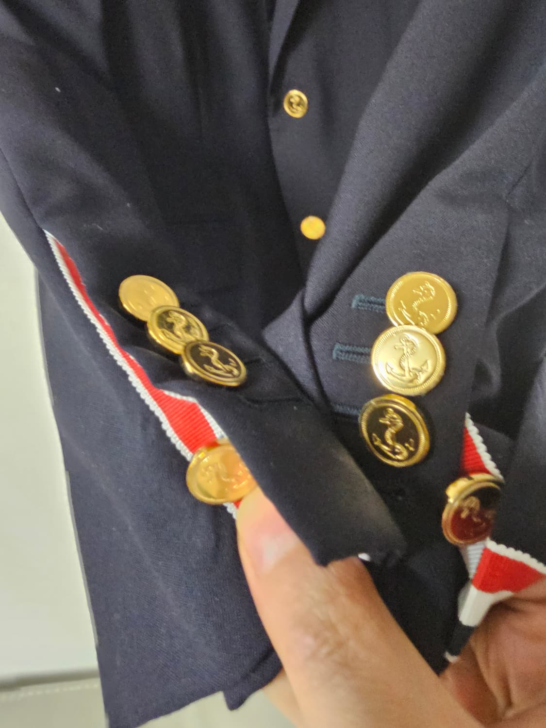 톰브라운 24fw 플레인위브 금장 울 자켓(2/정품/S급) 상품이미지4