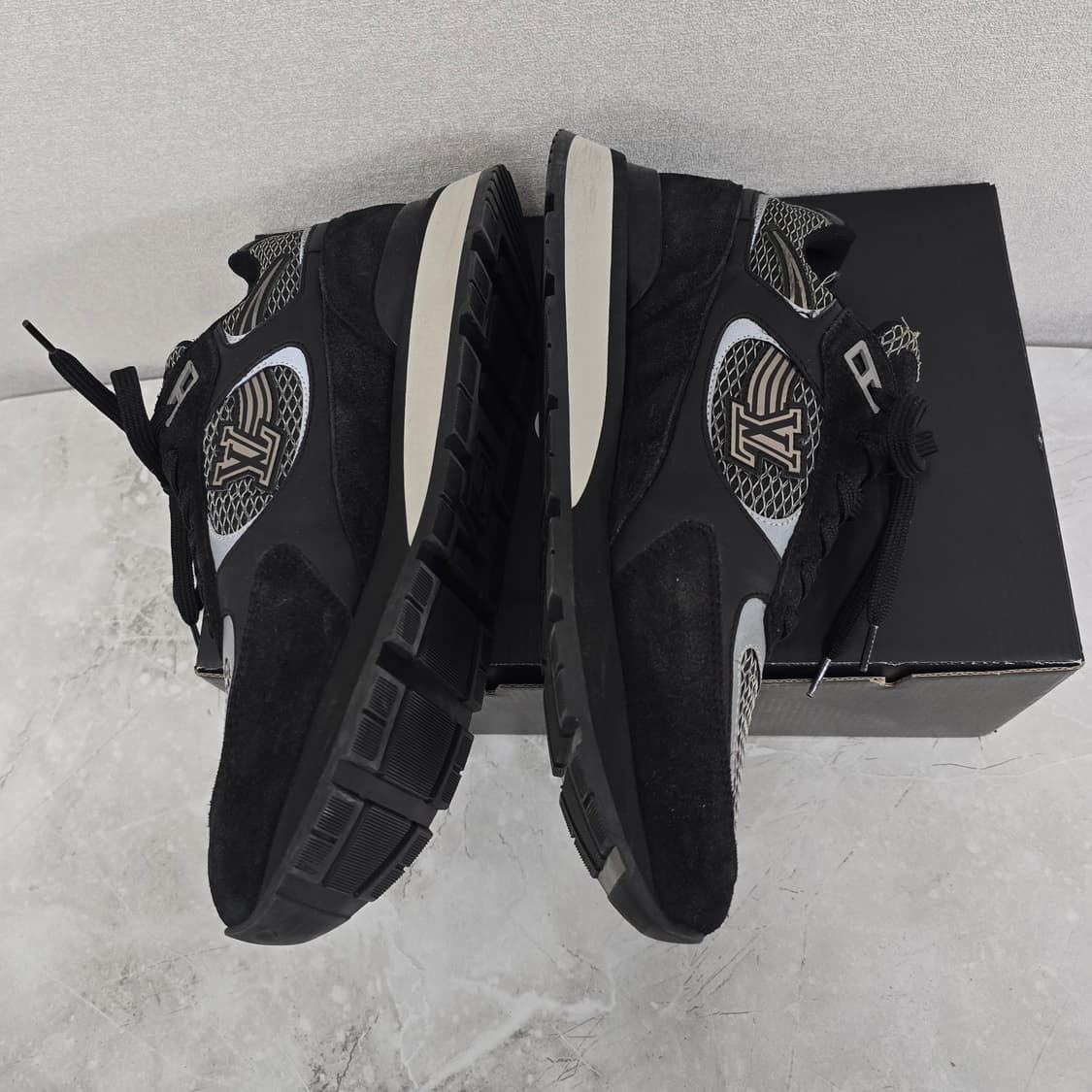 루이비통 런어웨이 스니커즈 신발 6사이즈 250 255 판매 상품이미지3