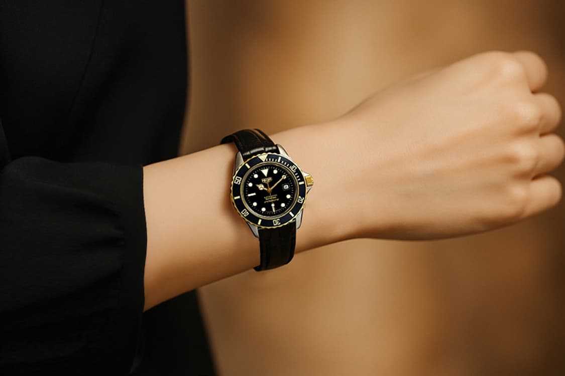 태그호이어 프로페셔널 1000M 블랙판 여성용 쿼츠 가죽 시계 상품이미지10